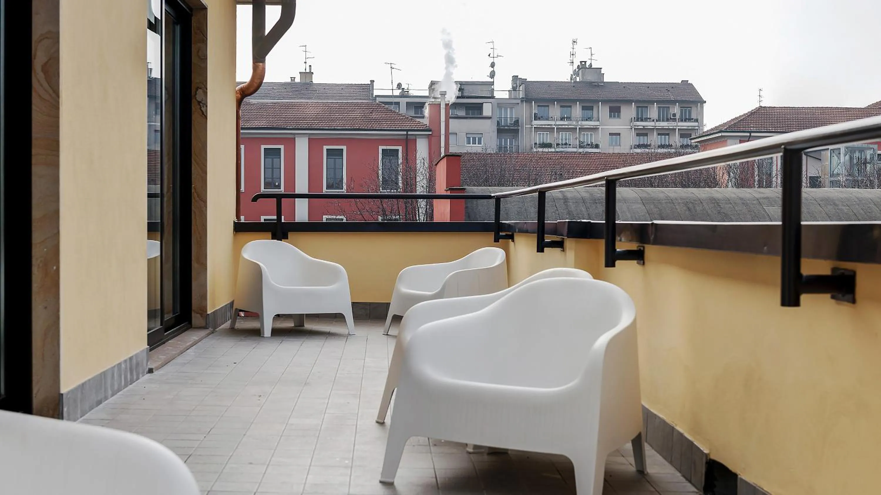 Facade/entrance in Italianway-Bergonzoli Place