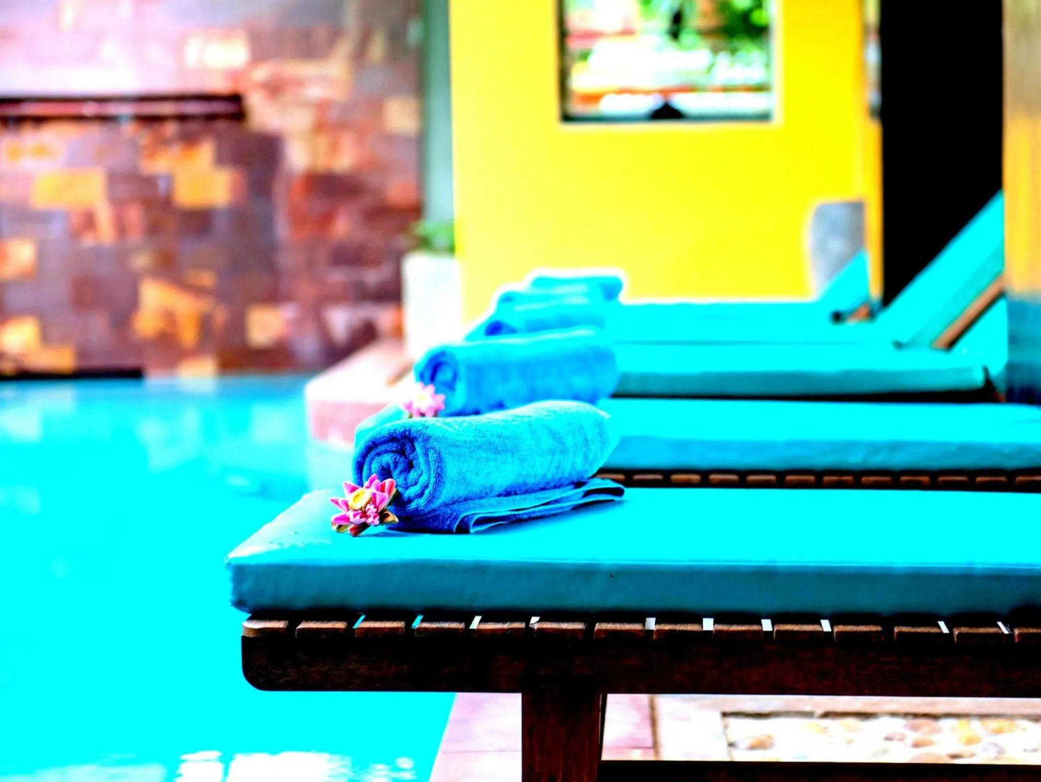 Restaurant/places to eat in Golden Banana Residence