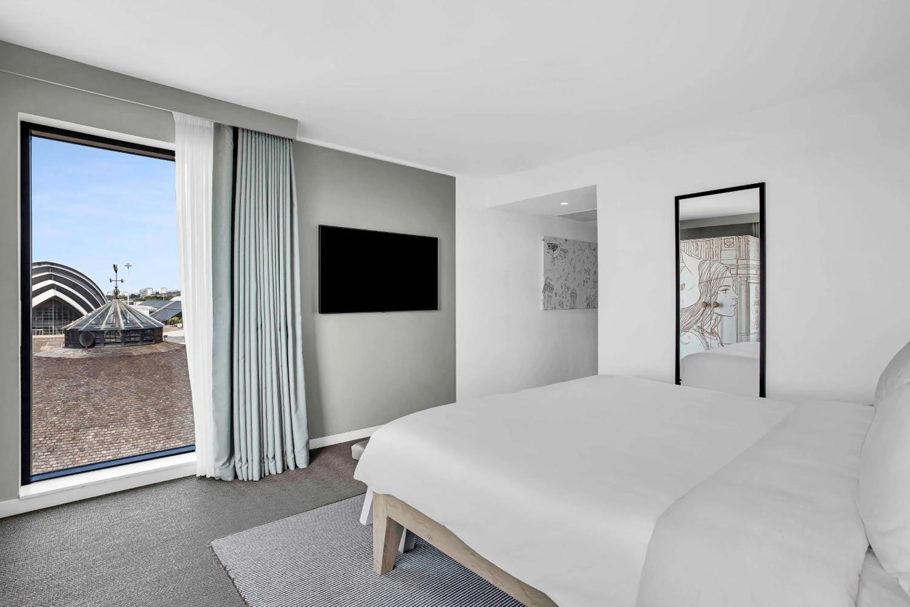 Photo of the whole room, Bed in Radisson RED Hotel, Glasgow