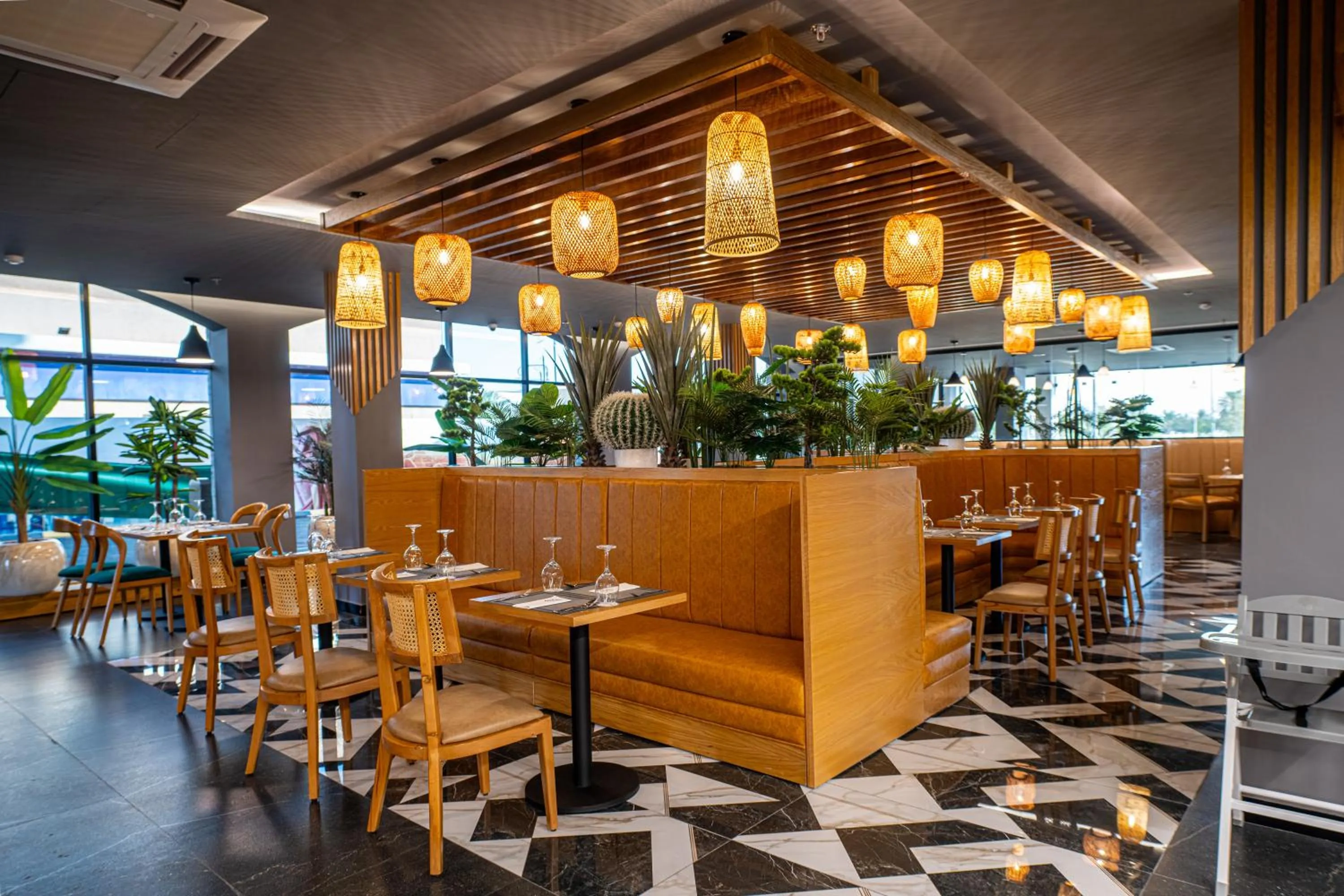 Restaurant/places to eat in Park Inn by Radisson Najran