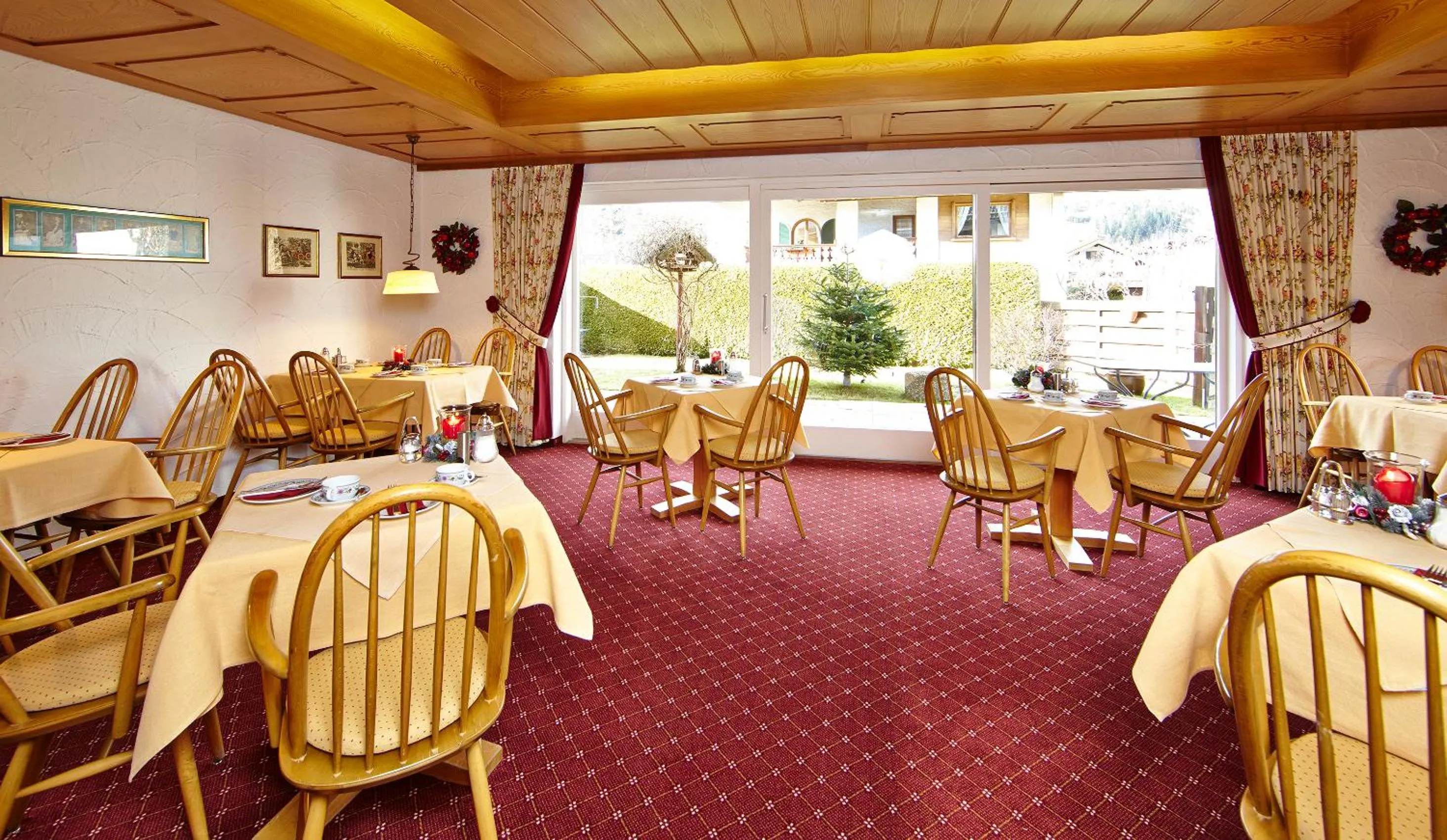 Restaurant/places to eat in Hotel Franziska