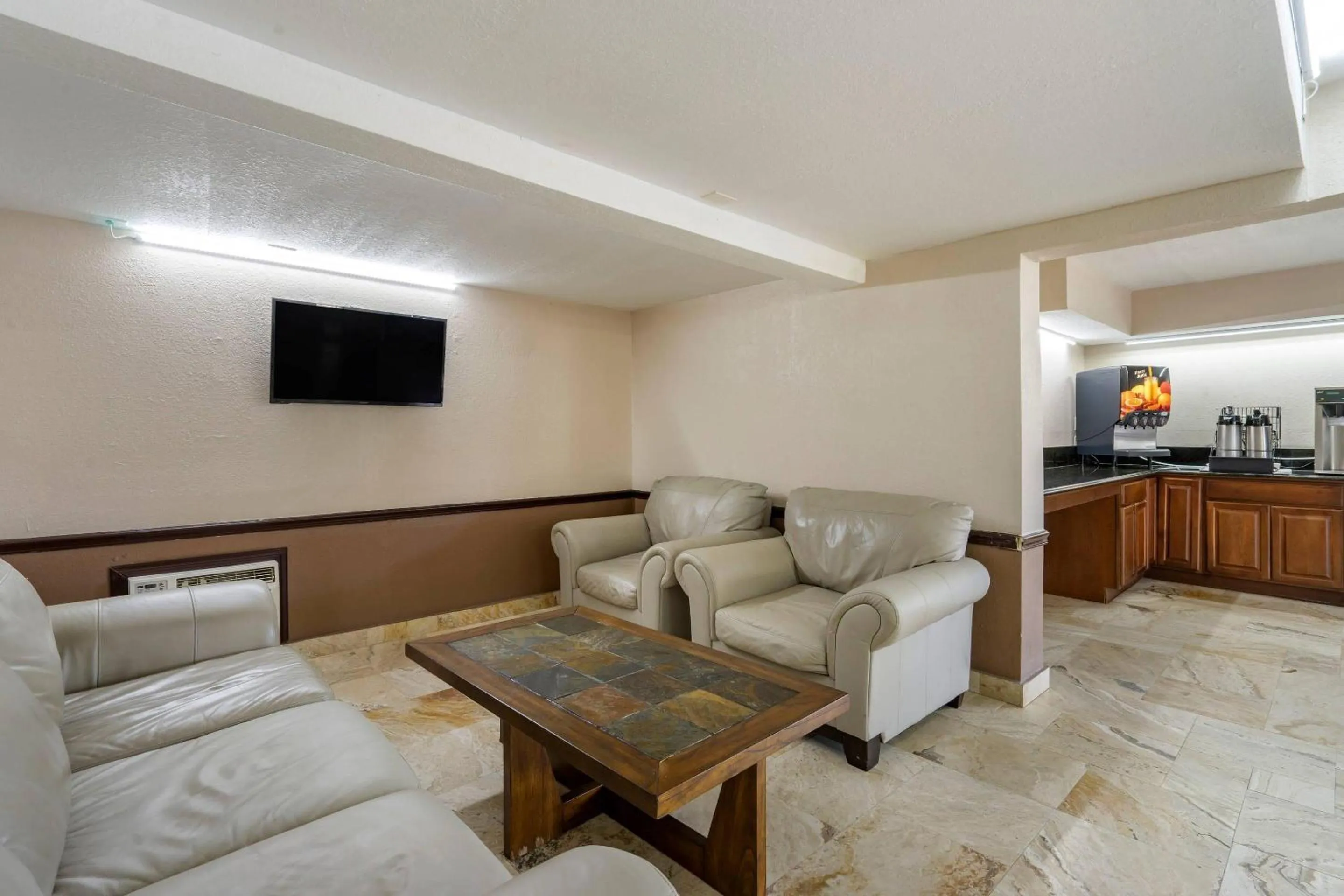 Lobby or reception in Rodeway Inn Clearwater-Dunedin