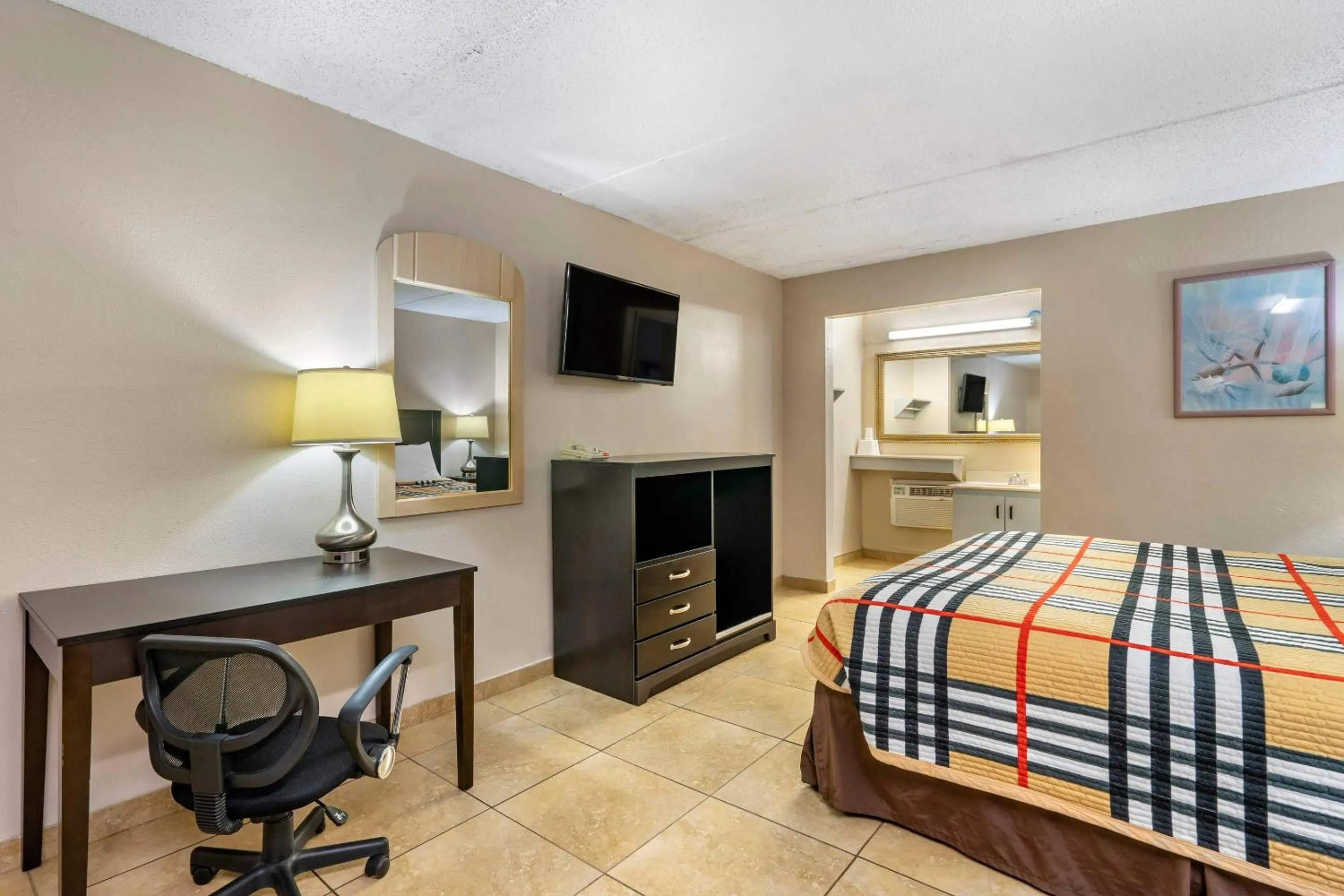 Bedroom, Bed in Rodeway Inn Clearwater-Dunedin