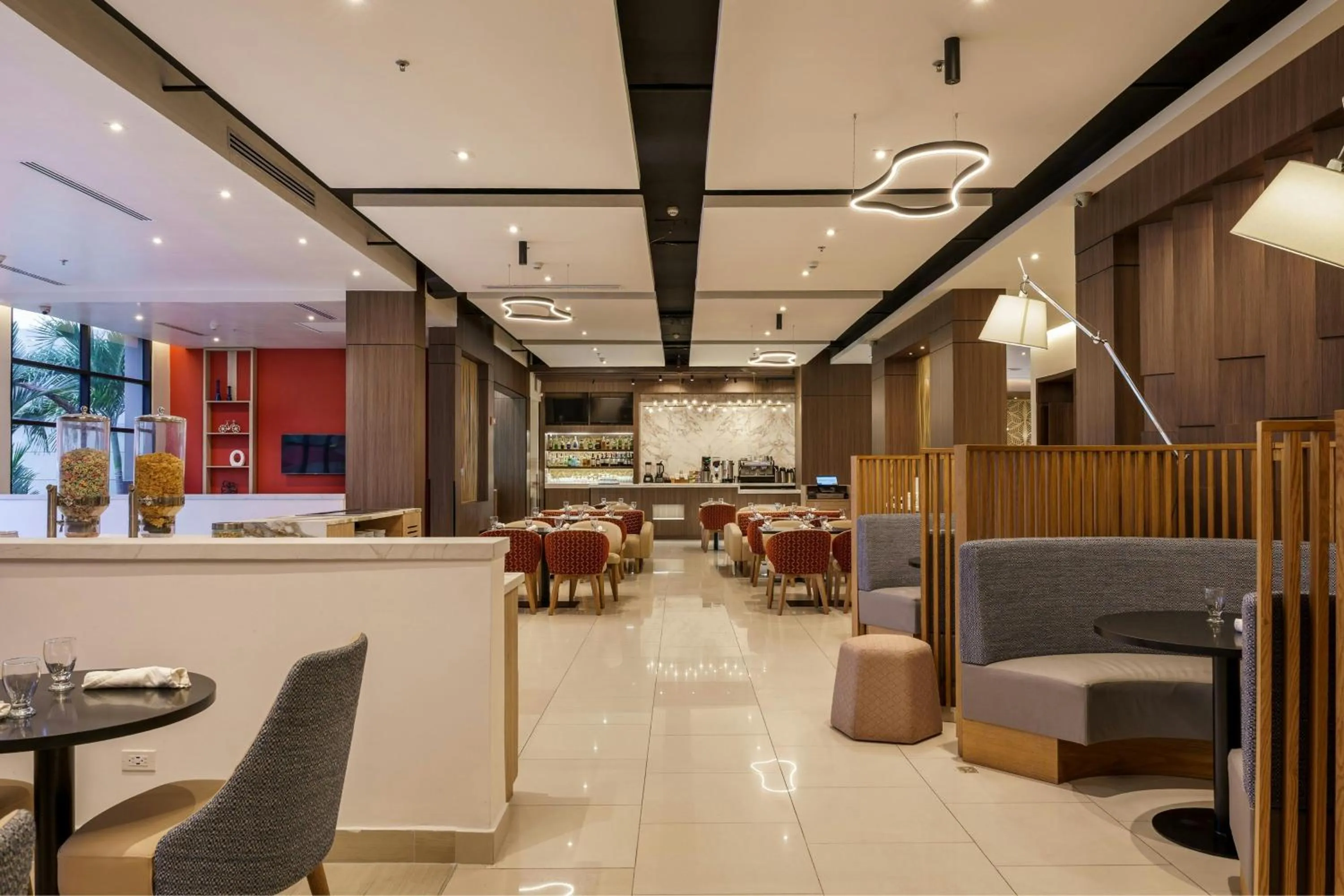 Restaurant/places to eat in Courtyard by Marriott Panama Metromall