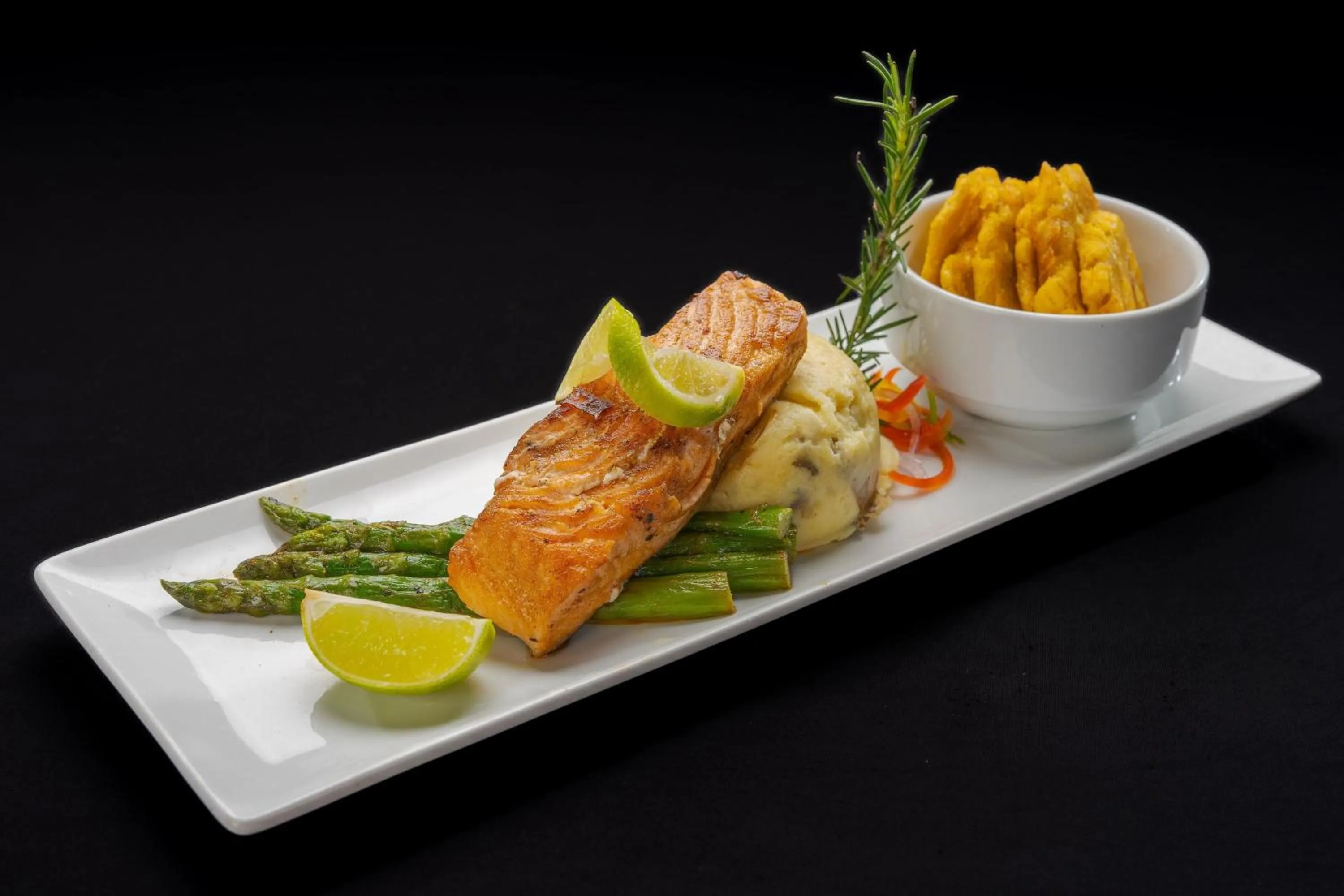 Restaurant/places to eat in Courtyard by Marriott Panama Metromall