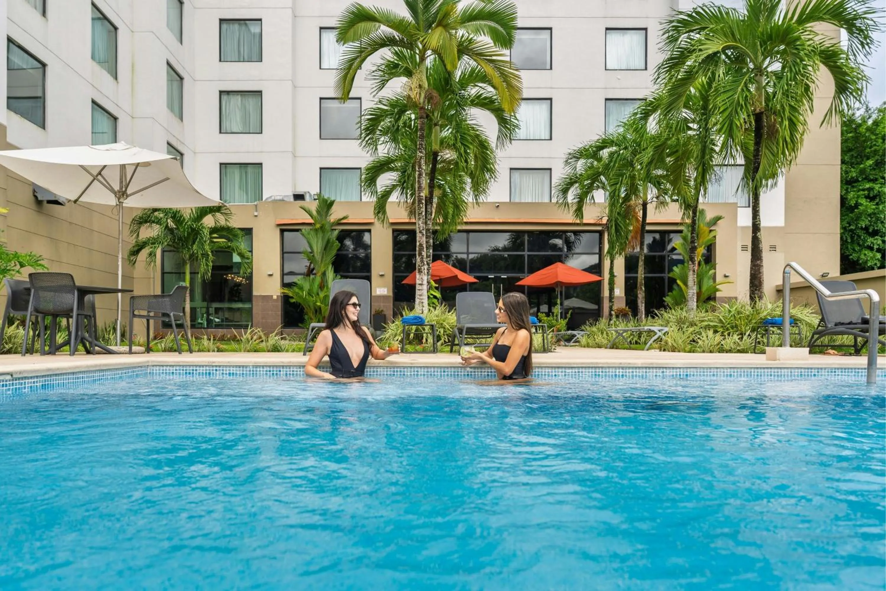 Swimming pool in Courtyard by Marriott Panama Metromall