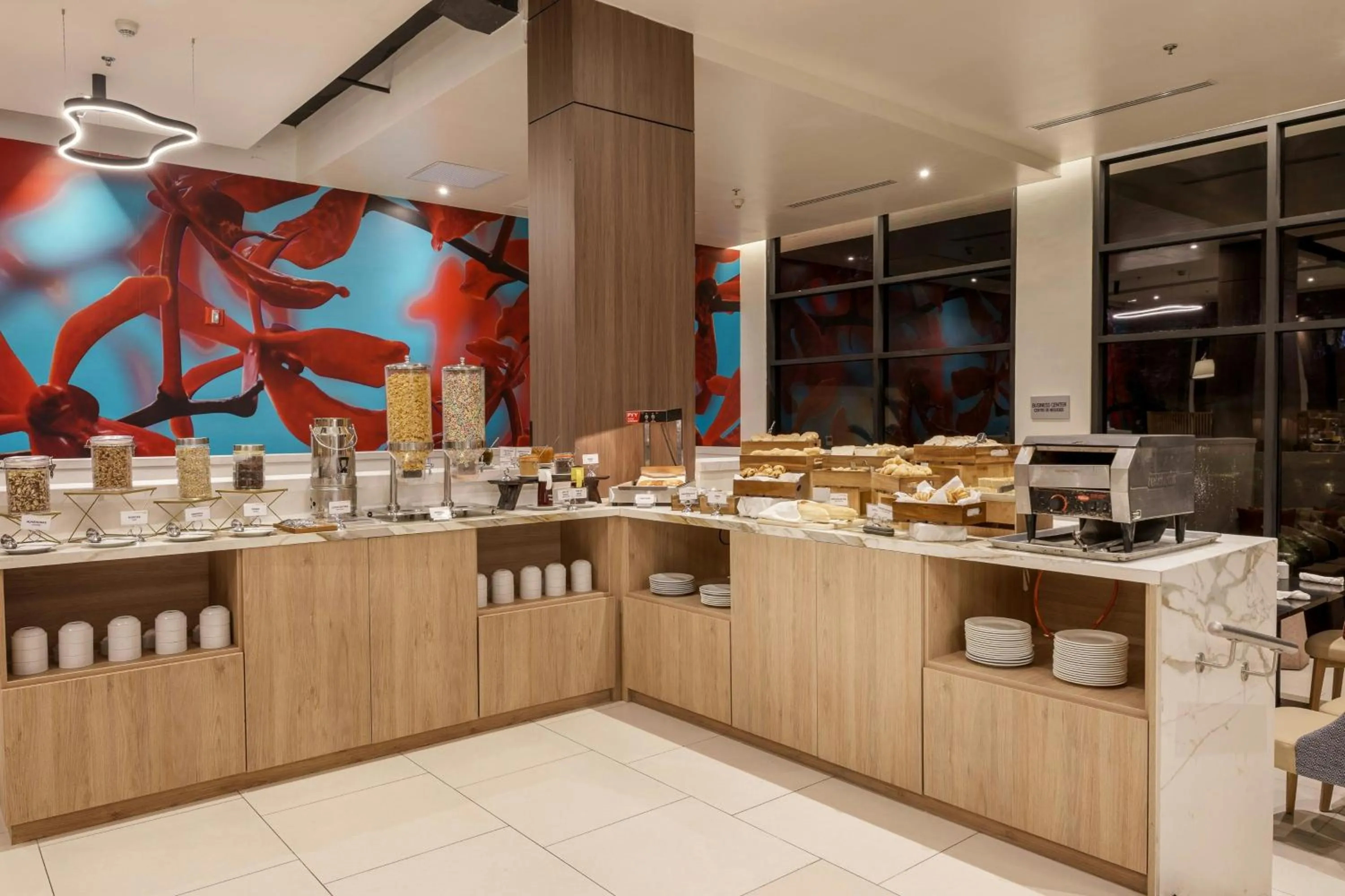 Restaurant/places to eat in Courtyard by Marriott Panama Metromall