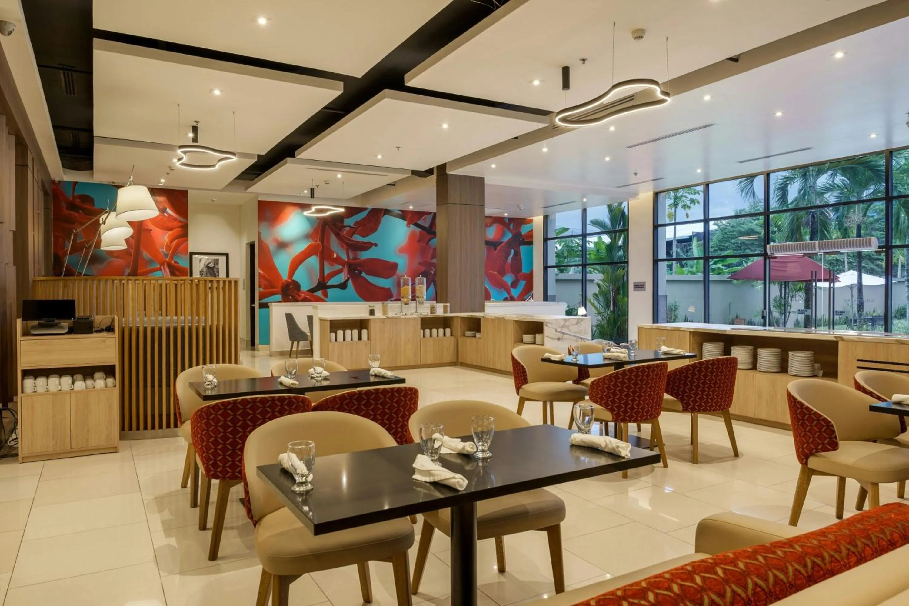 Restaurant/places to eat in Courtyard by Marriott Panama Metromall