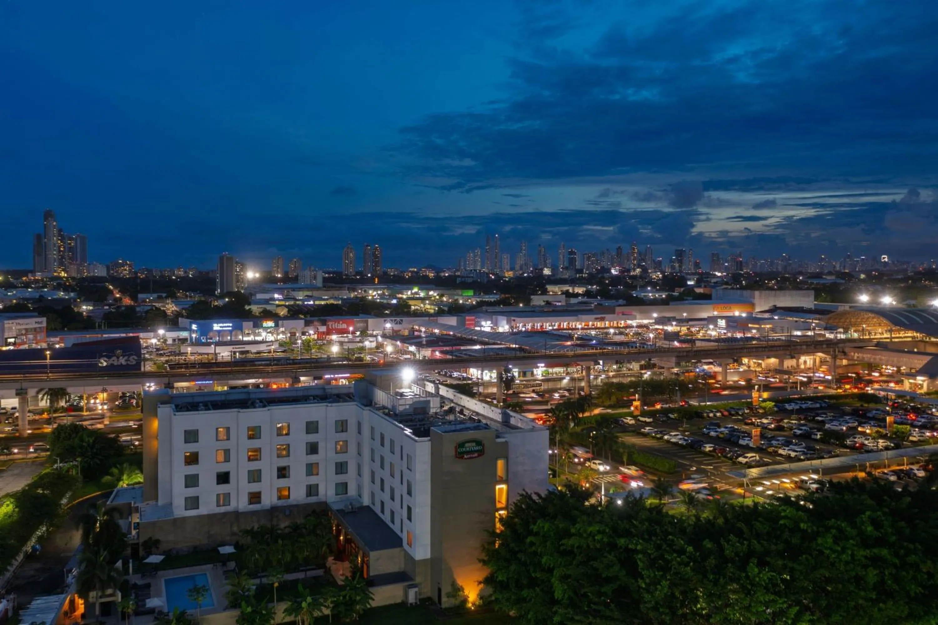 Property building in Courtyard by Marriott Panama Metromall