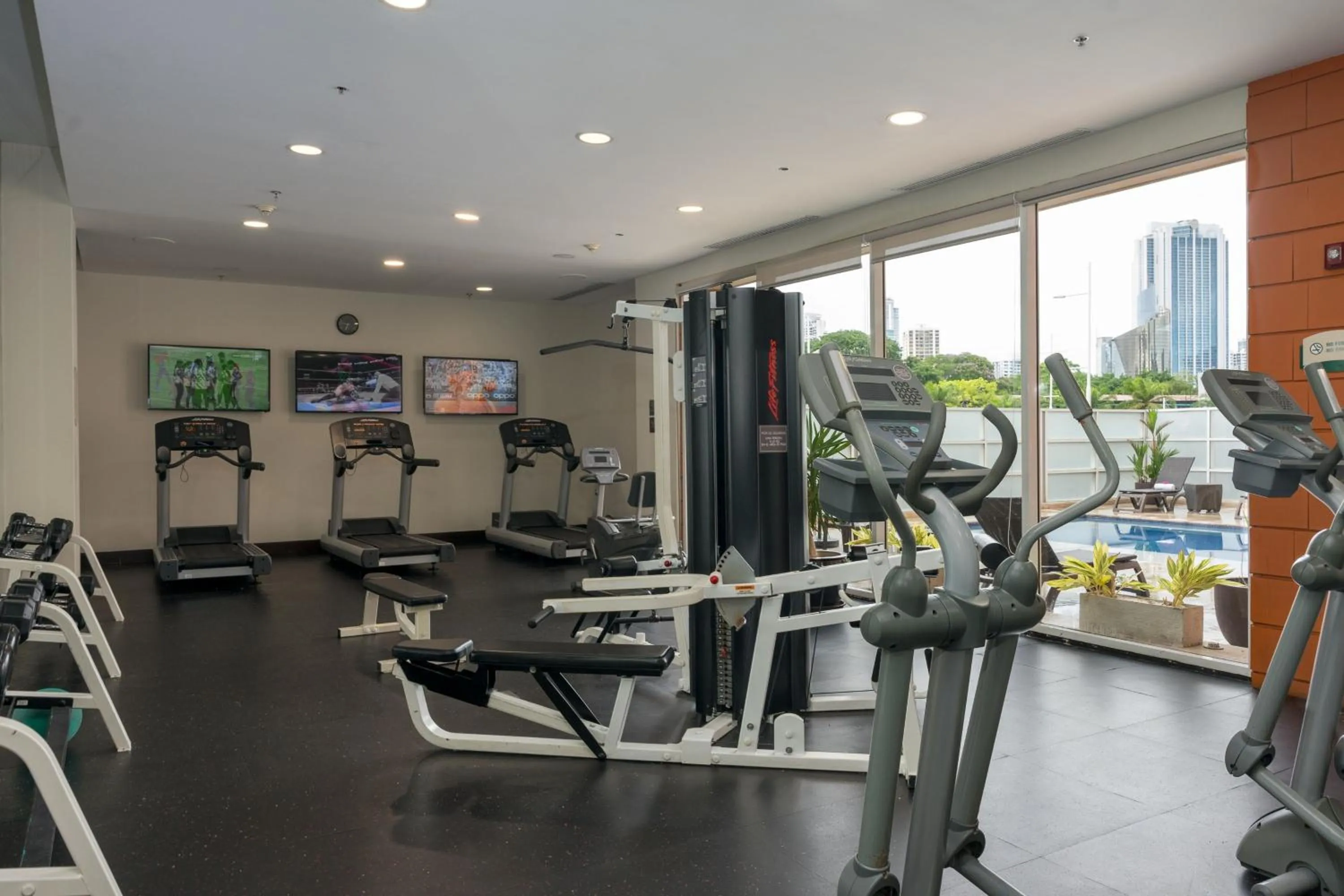 Fitness centre/facilities in Courtyard by Marriott Panama Metromall
