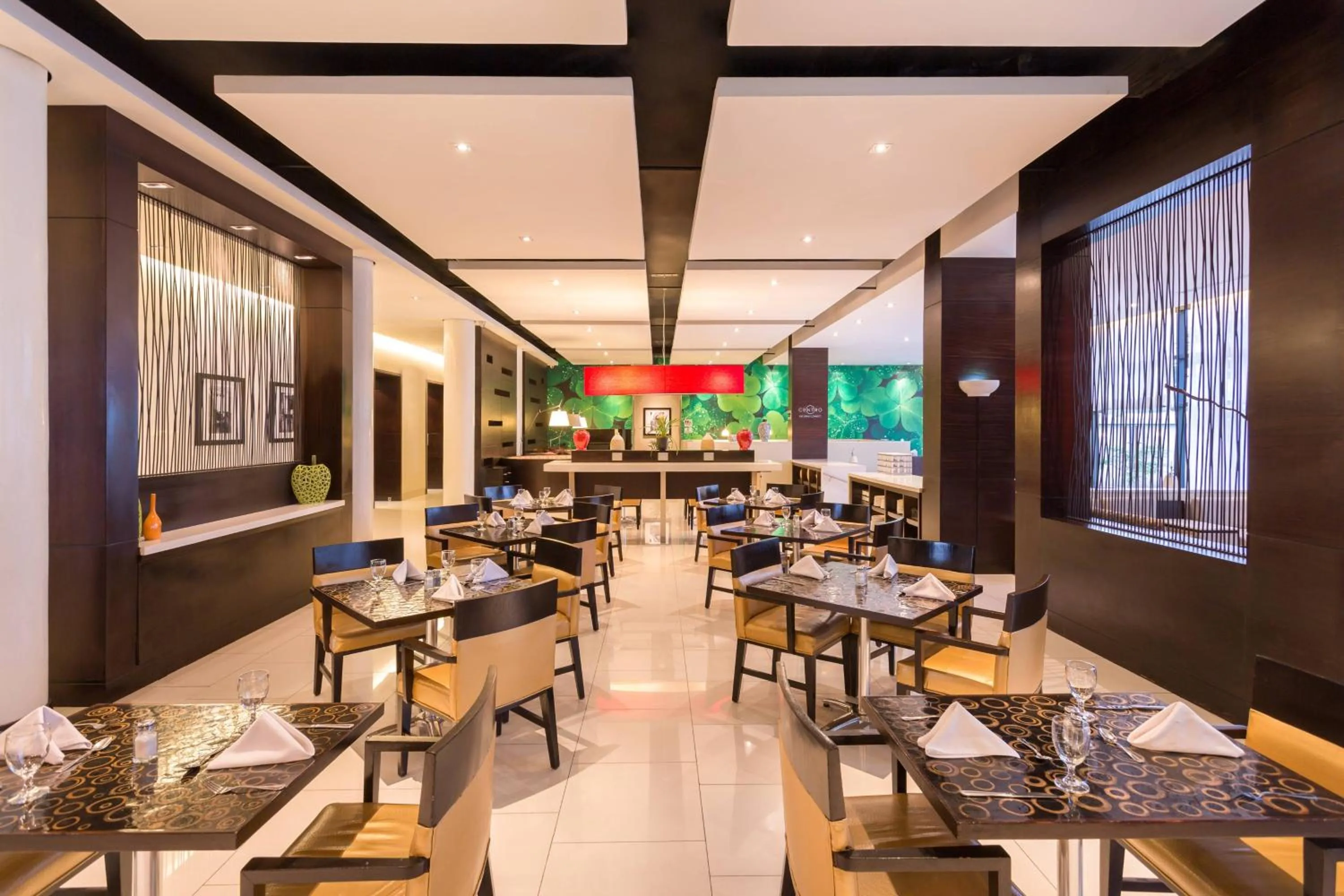 Restaurant/places to eat in Courtyard by Marriott Panama Metromall