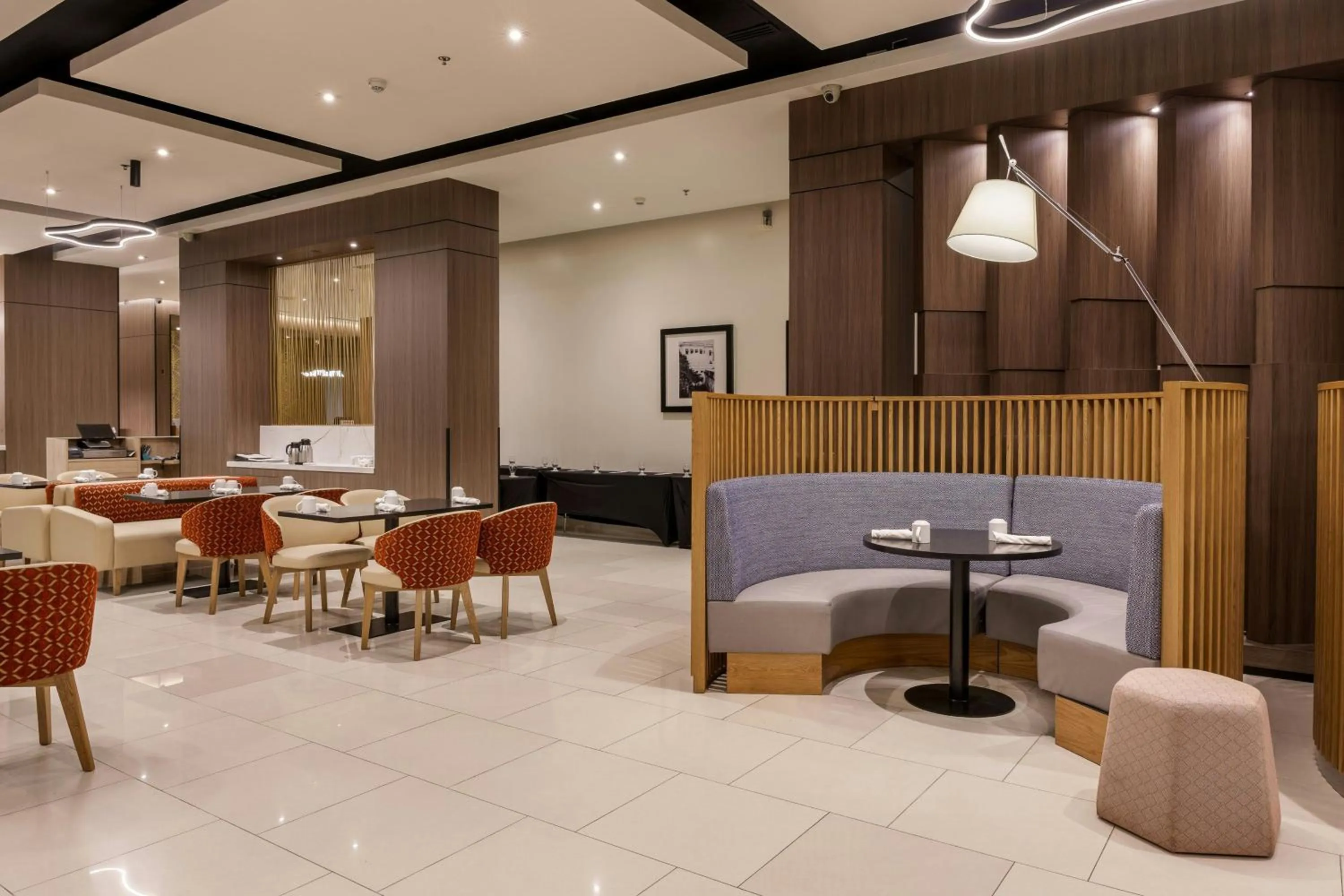 Restaurant/places to eat in Courtyard by Marriott Panama Metromall