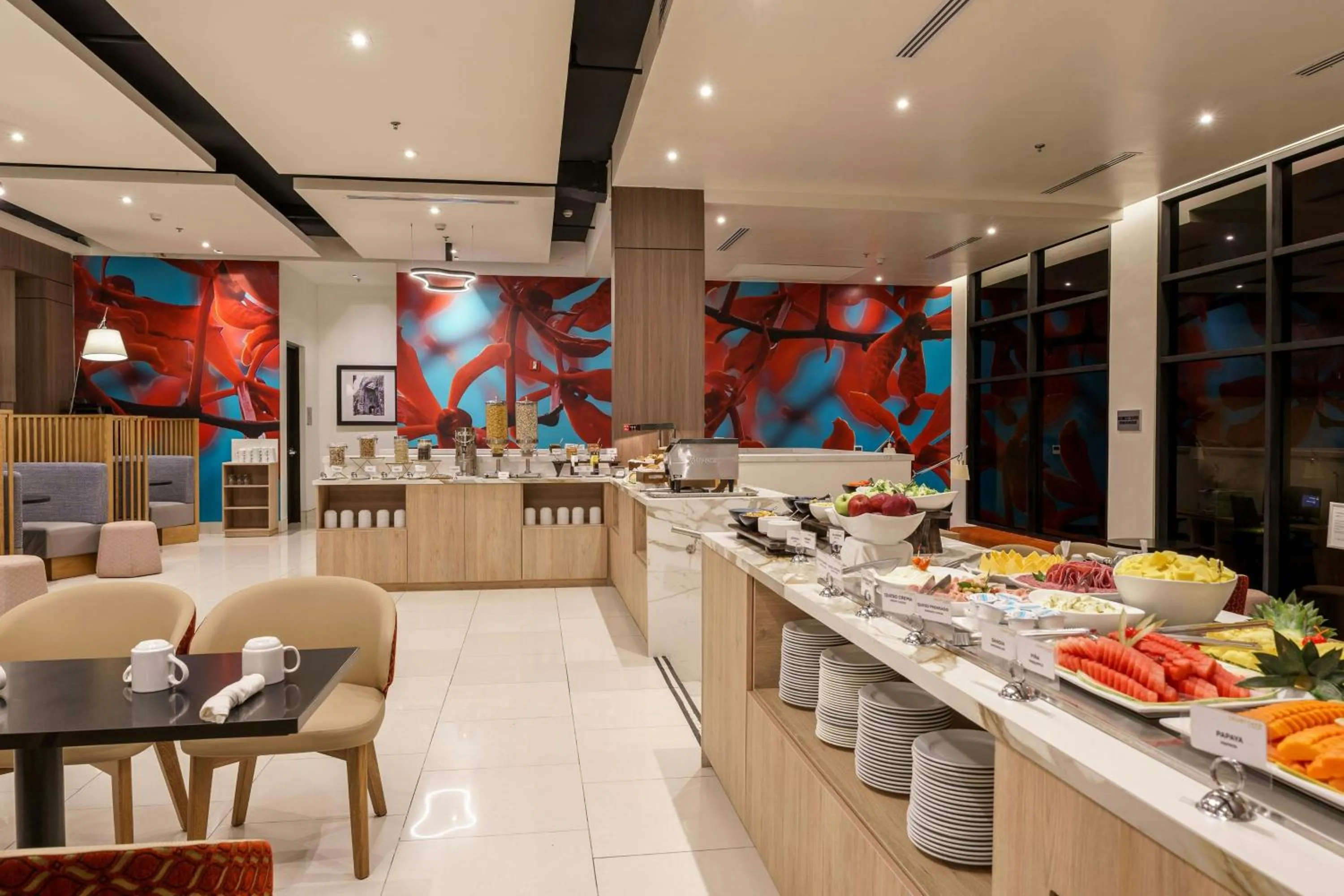 Restaurant/places to eat in Courtyard by Marriott Panama Metromall