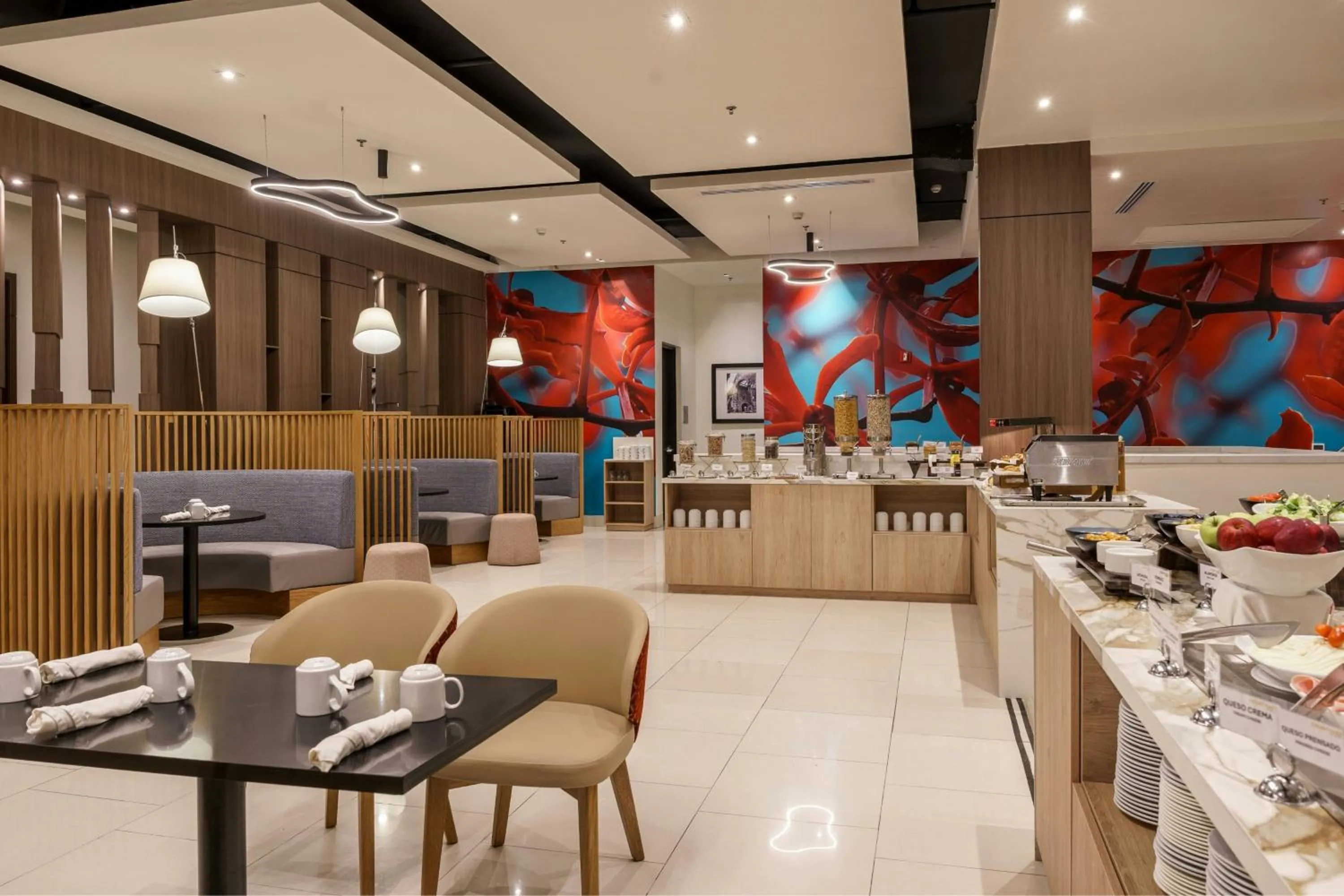 Restaurant/places to eat in Courtyard by Marriott Panama Metromall