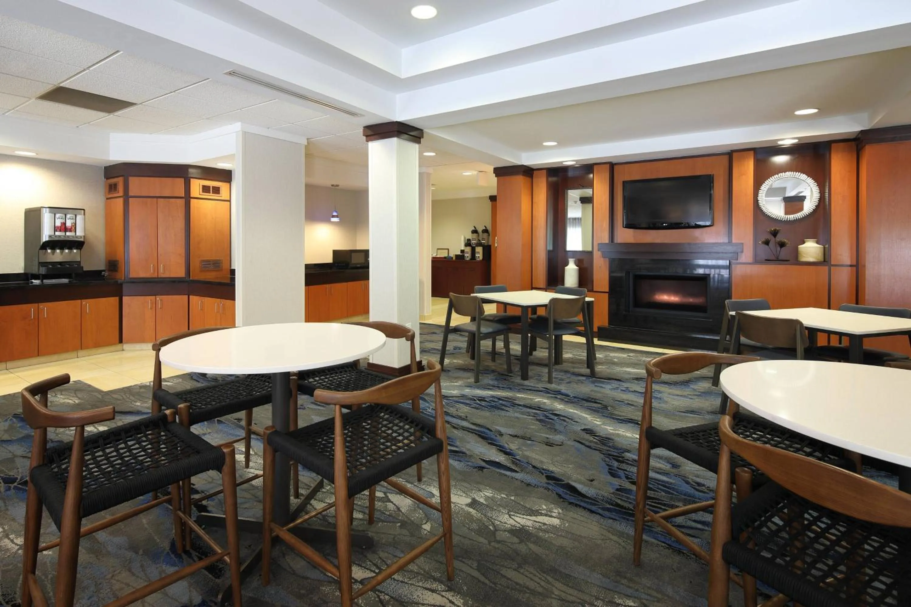 Breakfast in Fairfield Inn & Suites by Marriott Millville Vineland