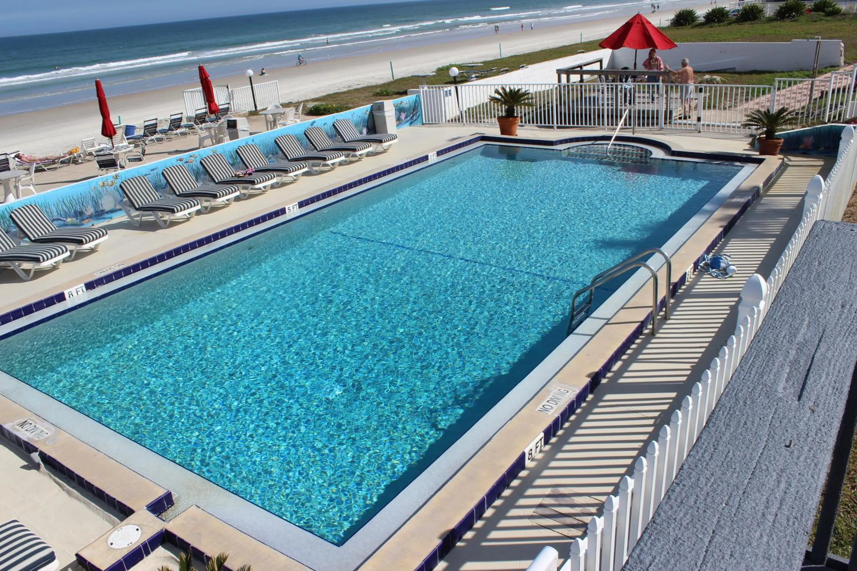 Pool view in Shoreline Suites & Cabana Cottages – Beachfront