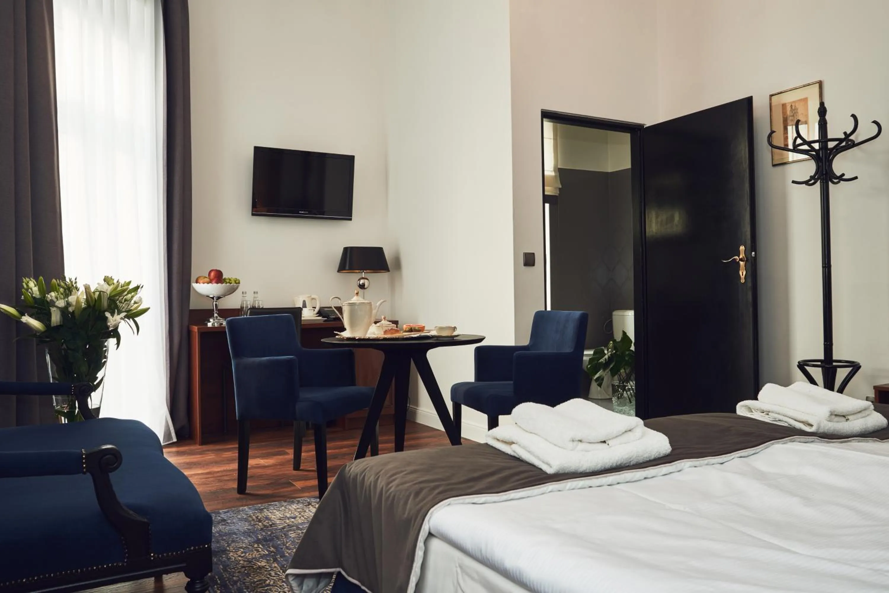 Photo of the whole room, Bed in Shalom Kazimierz