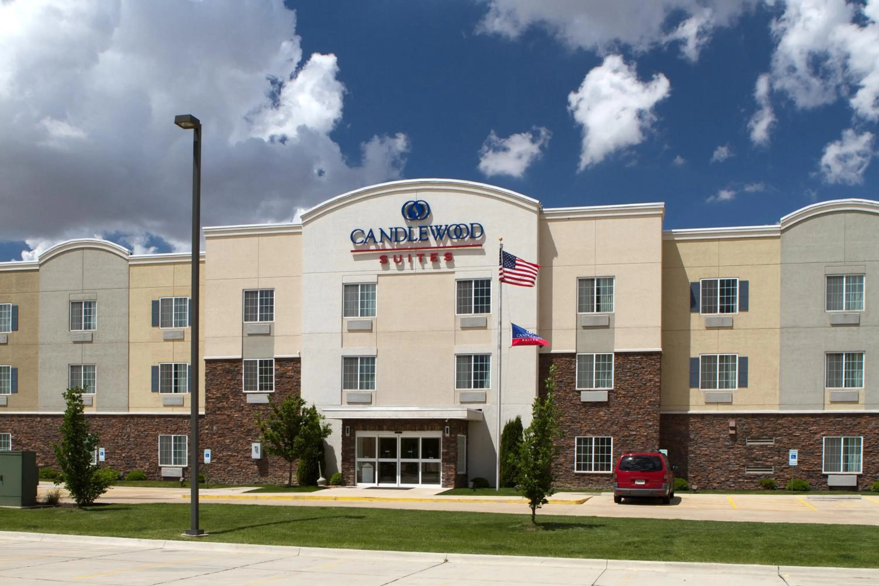 Property building in Candlewood Suites Champaign-Urbana University Area by IHG