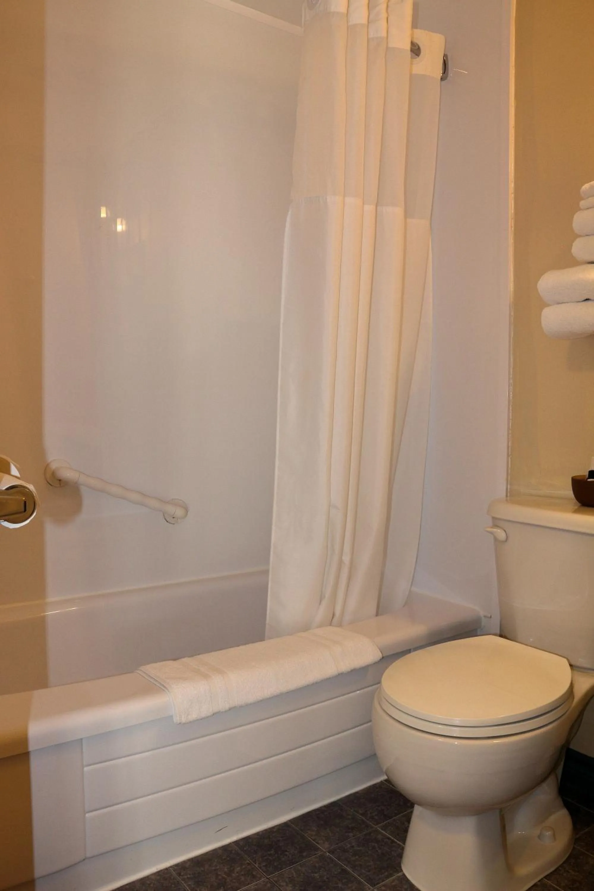 Bathroom in Rum Runner Inn