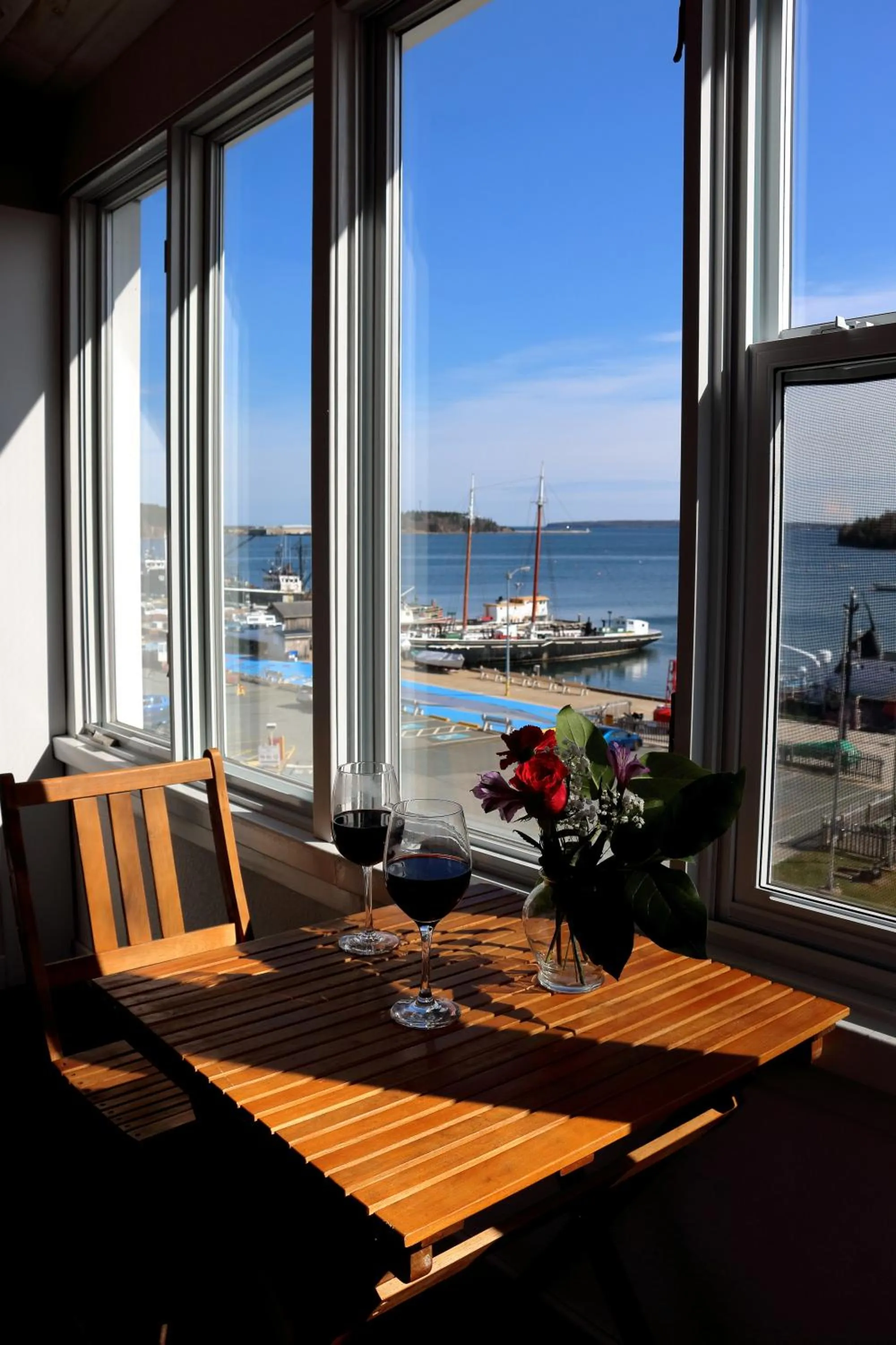 Balcony/Terrace in Rum Runner Inn