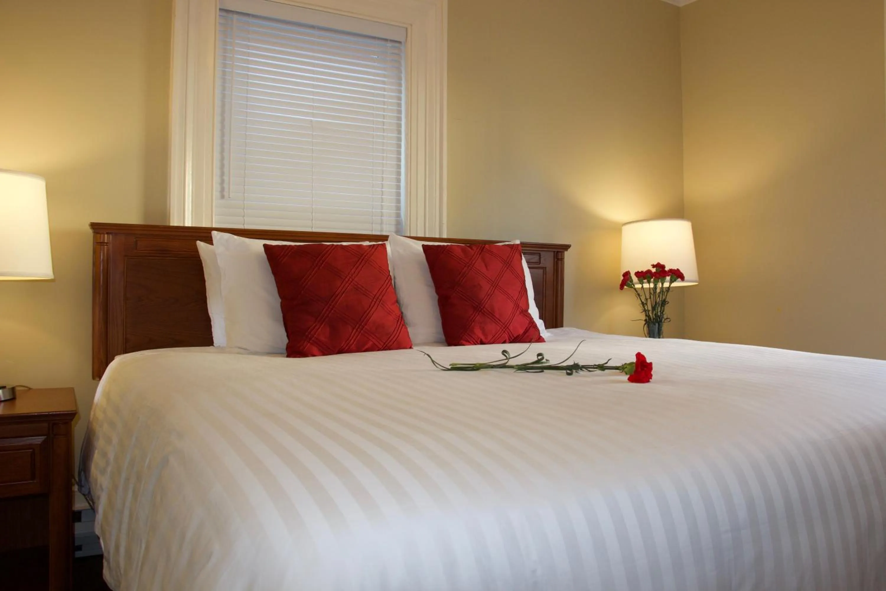 Bedroom in Rum Runner Inn