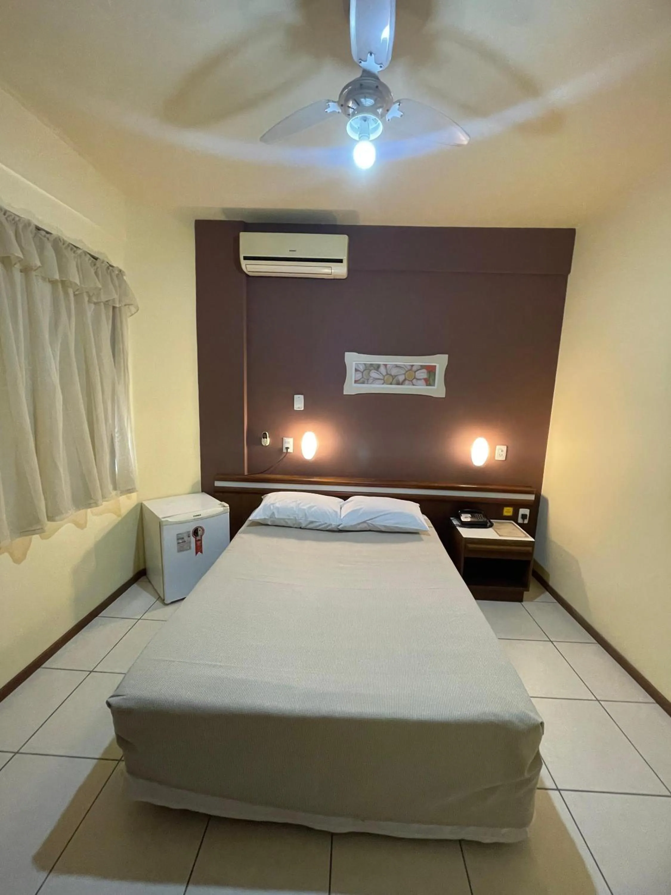 Bed in Hotel Cambirela