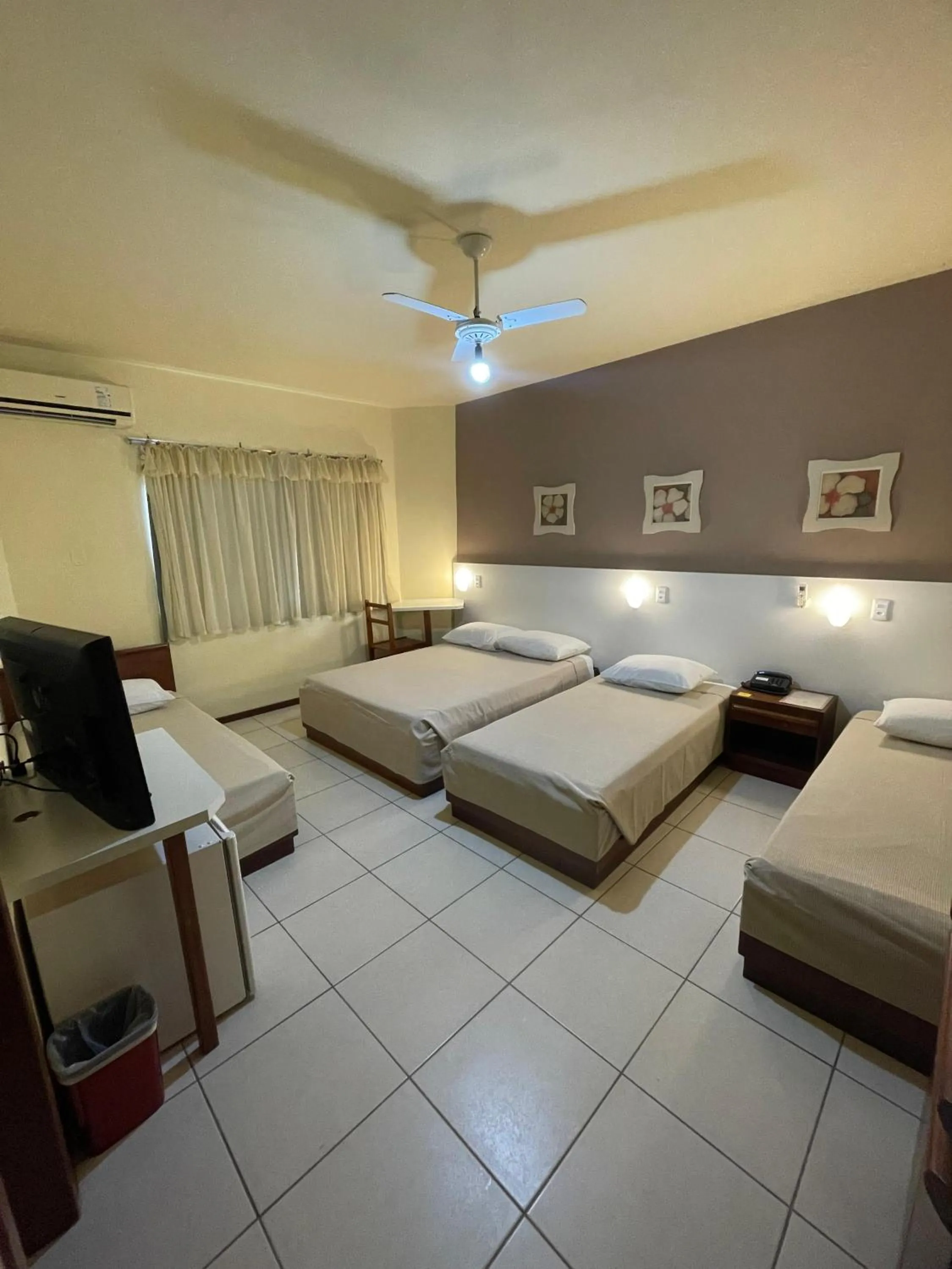 Bed in Hotel Cambirela