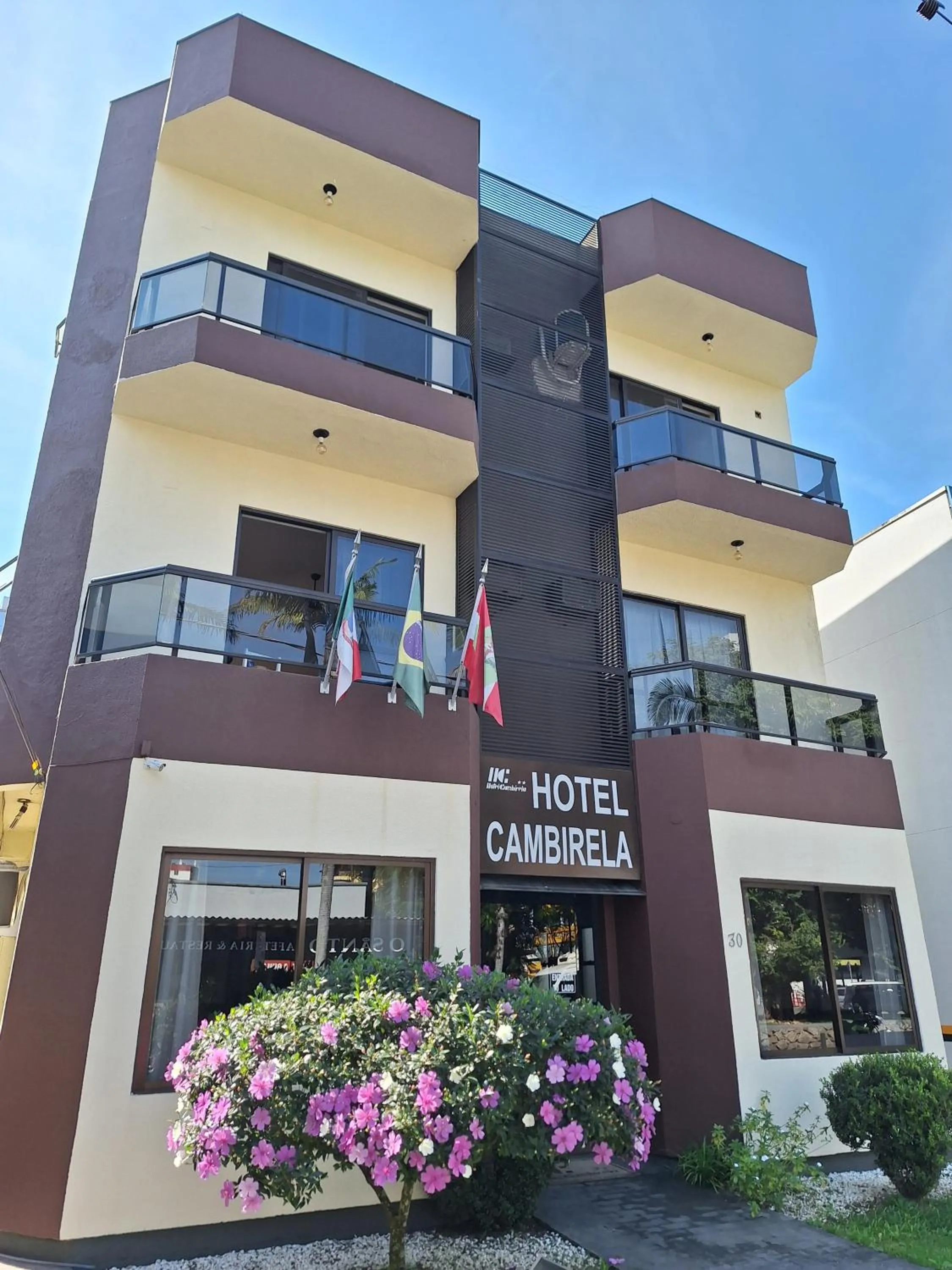 Property building in Hotel Cambirela