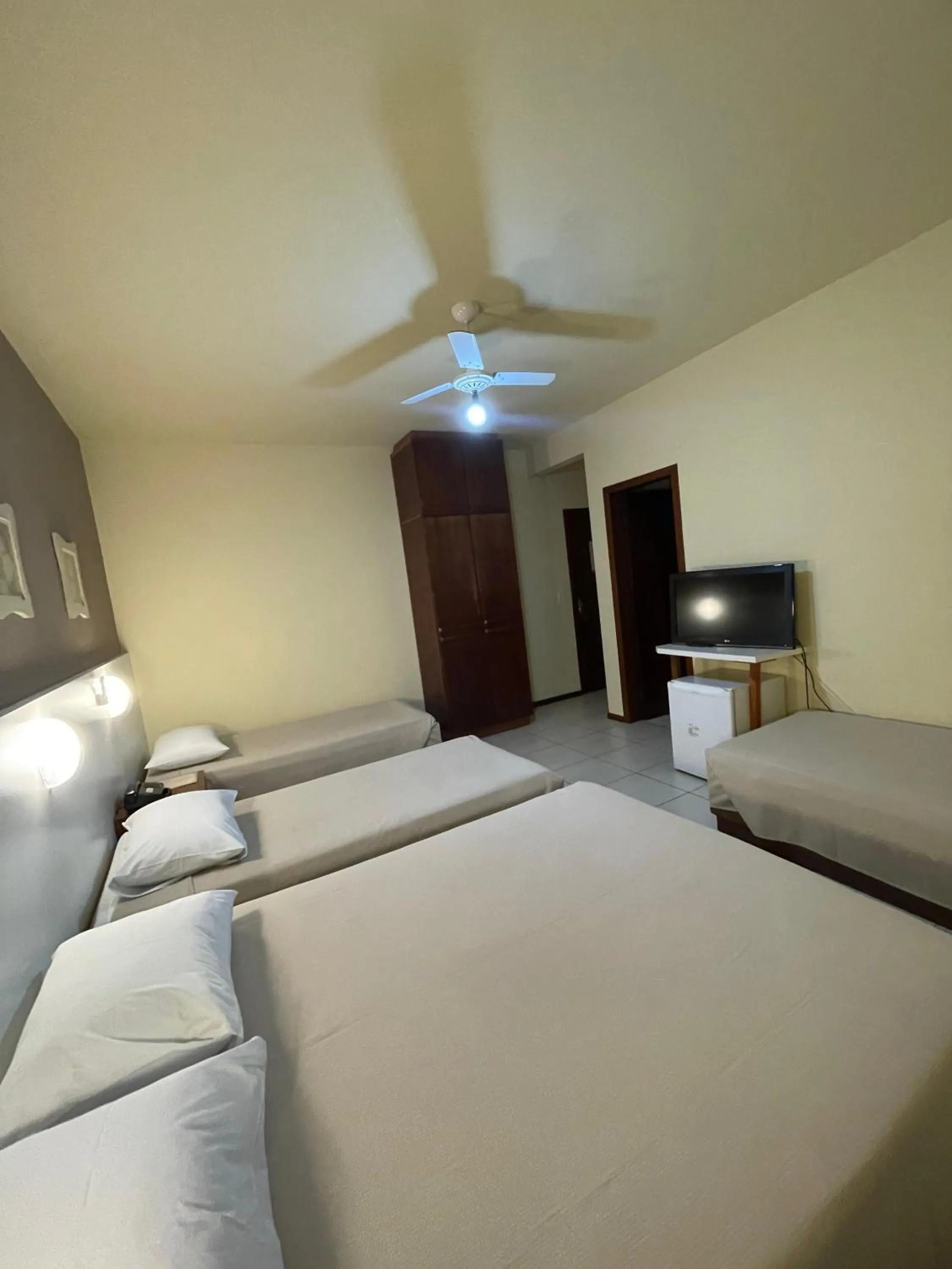 Bed in Hotel Cambirela