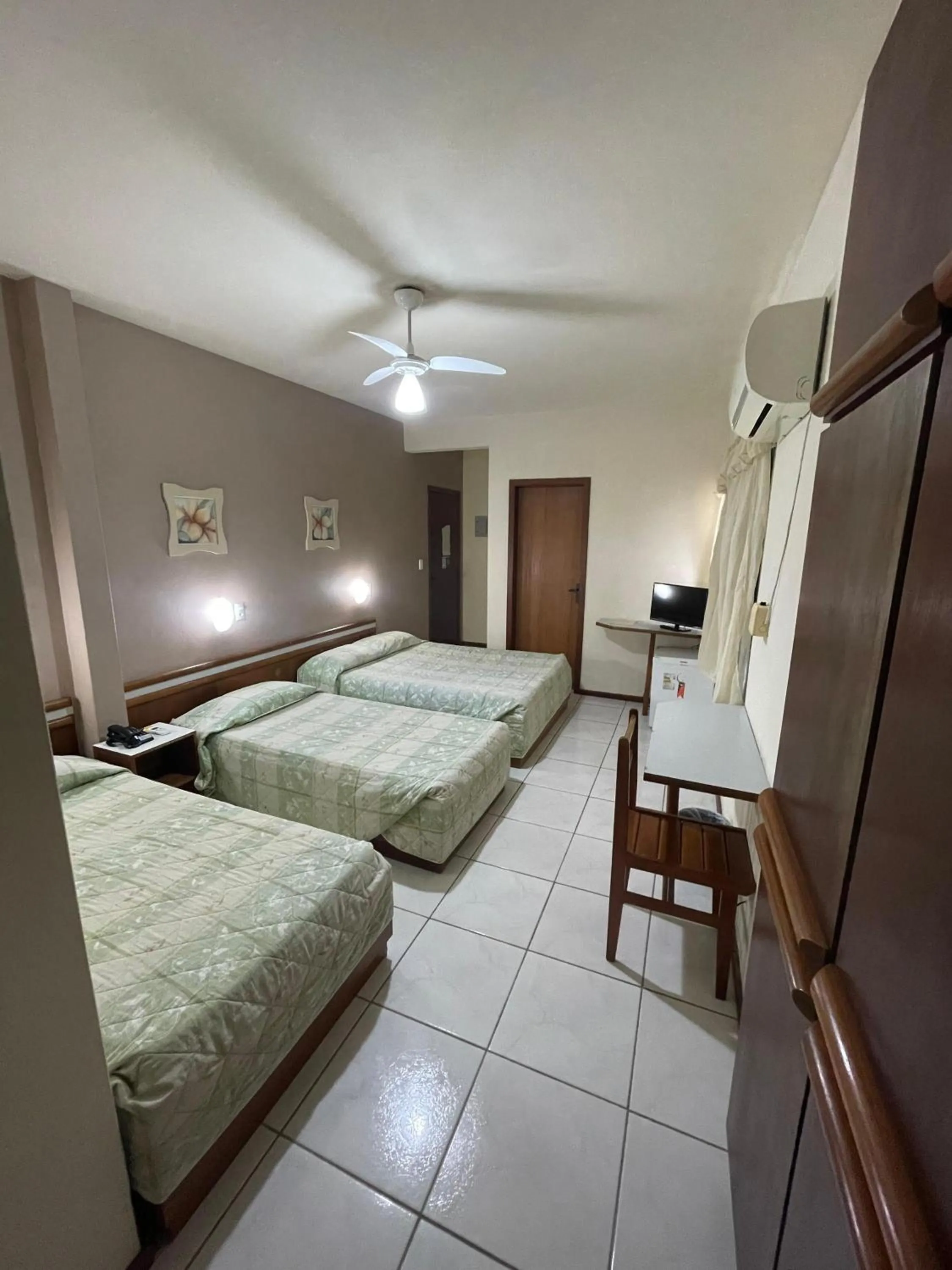 Bed in Hotel Cambirela