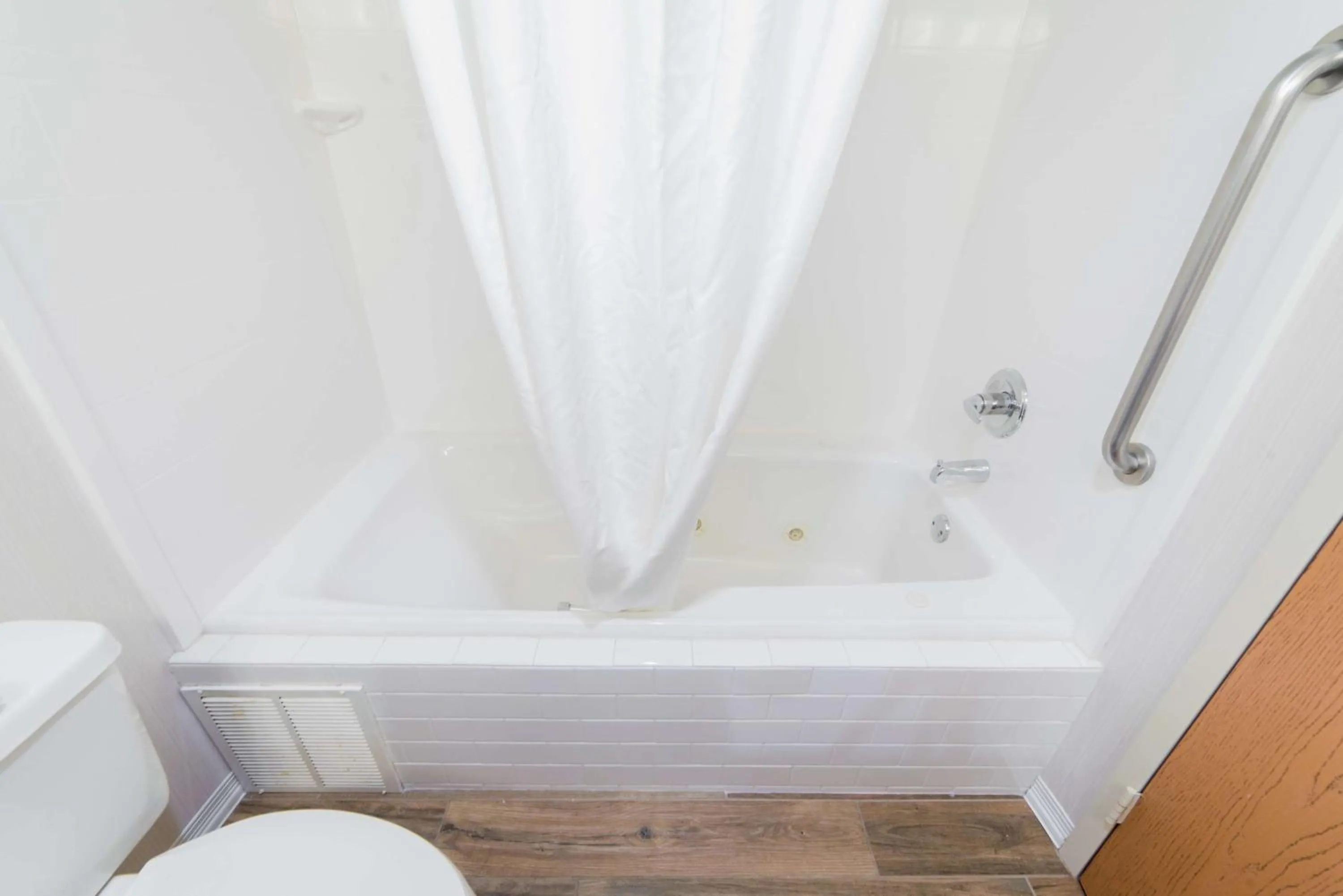 Bathroom in Hampton Inn Caryville-I-75/Cove Lake-State Park