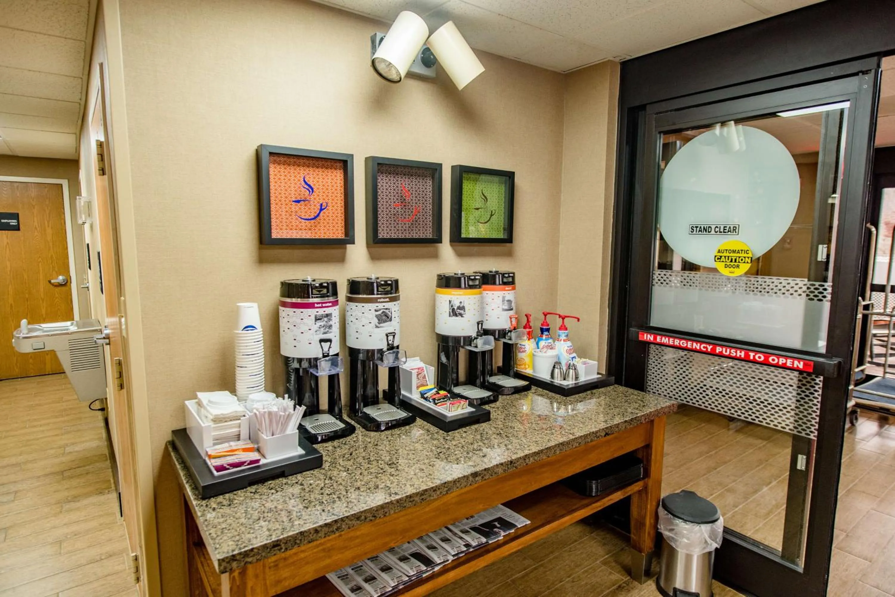 Dining area in Hampton Inn Caryville-I-75/Cove Lake-State Park