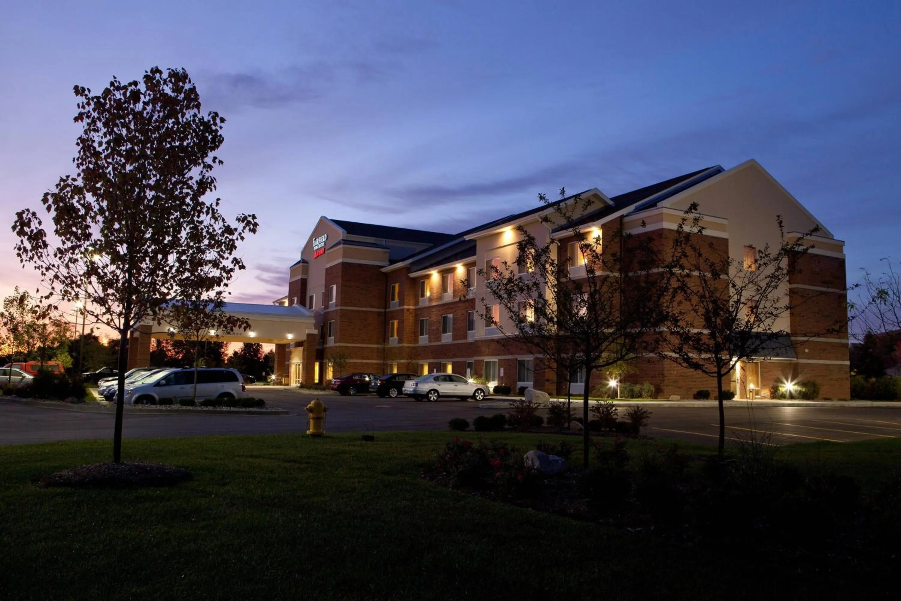 Property building in Fairfield Inn and Suites Flint Fenton
