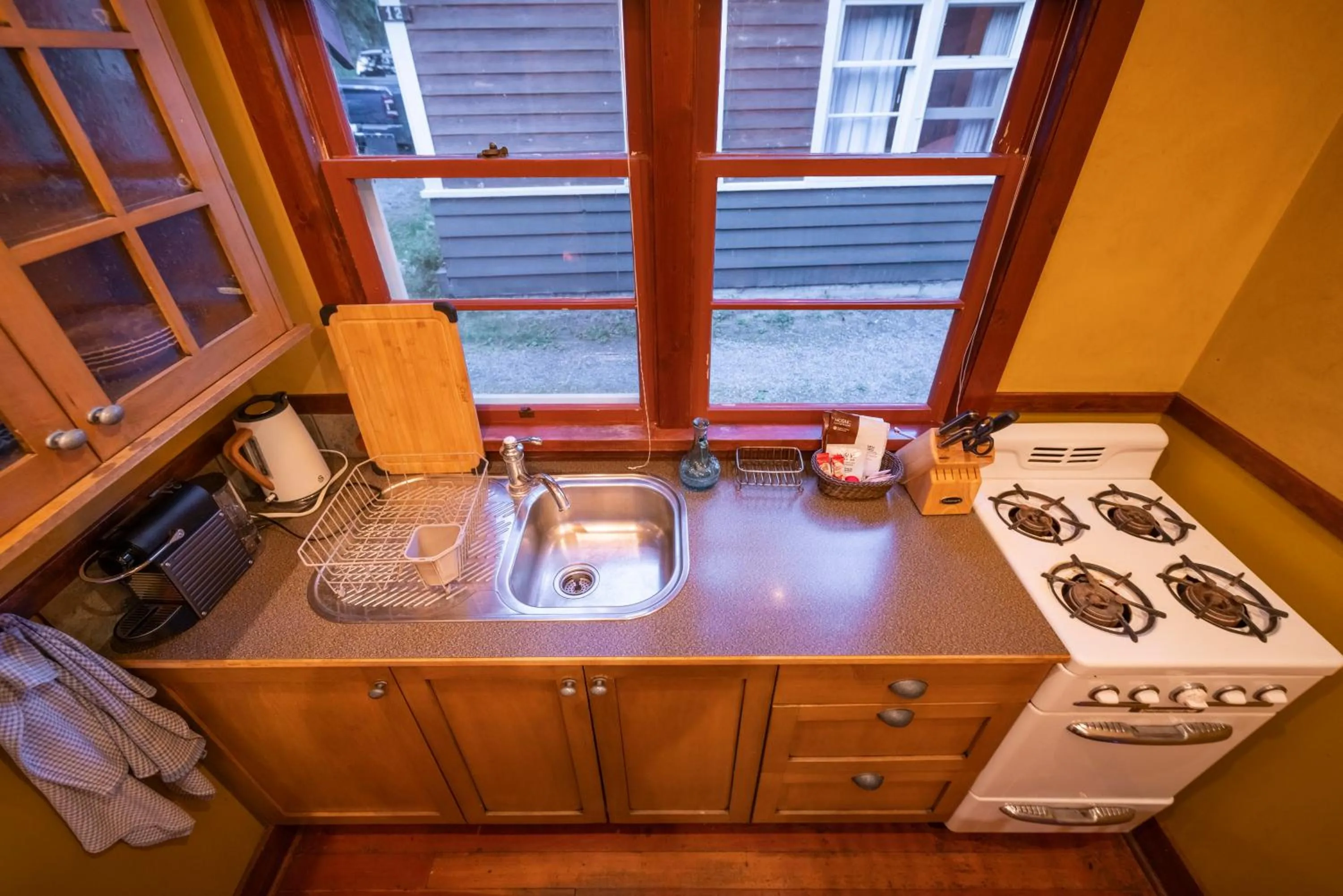kitchen in Johnston Canyon Lodge & Bungalows