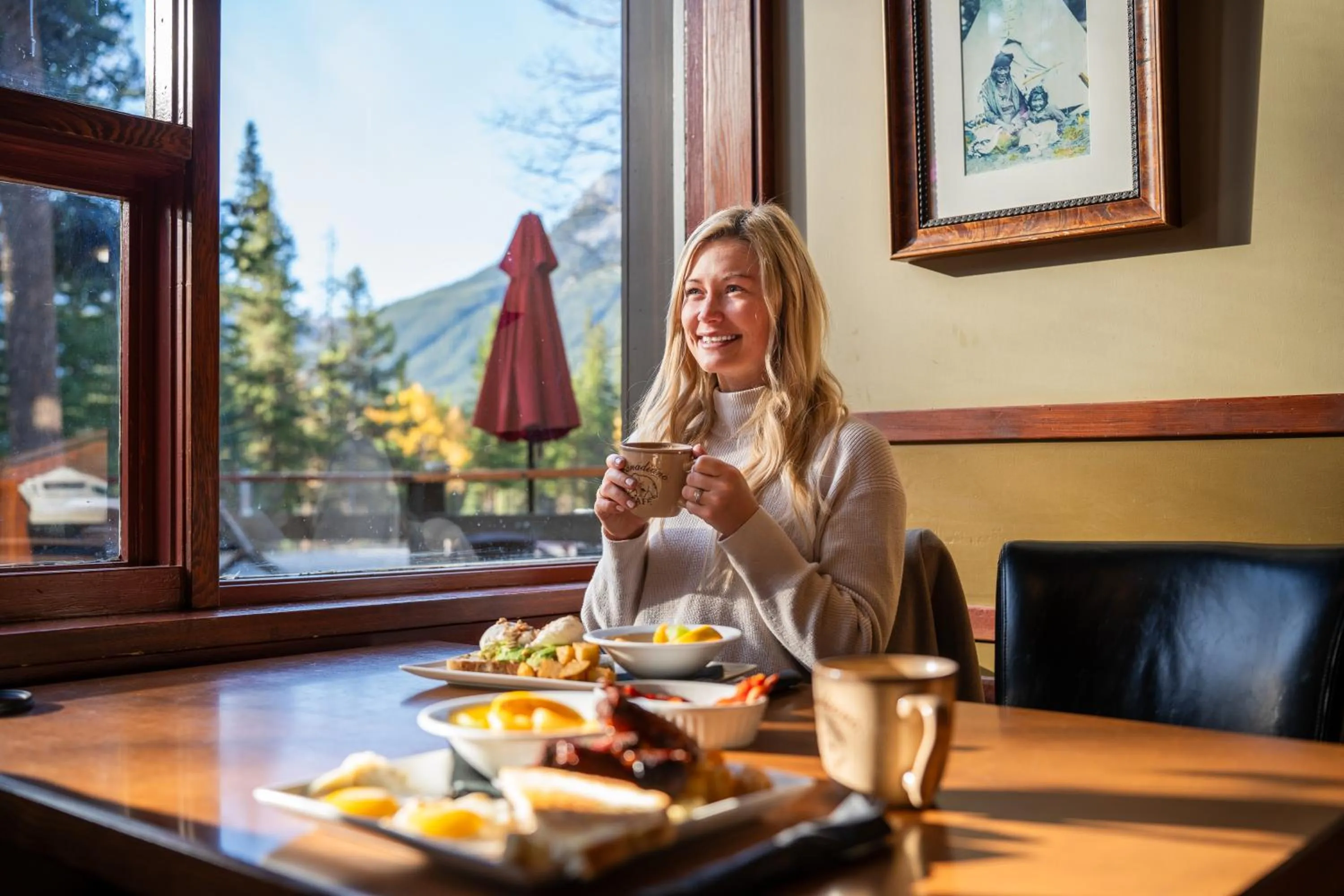 Restaurant/places to eat in Johnston Canyon Lodge & Bungalows