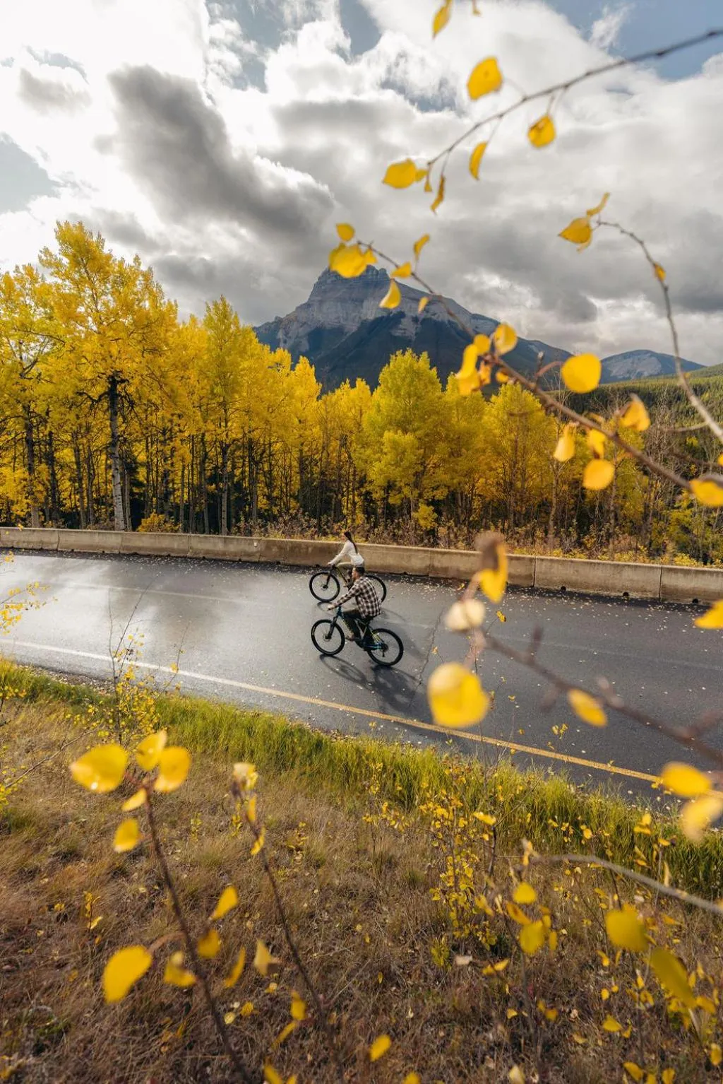 Cycling in Johnston Canyon Lodge & Bungalows