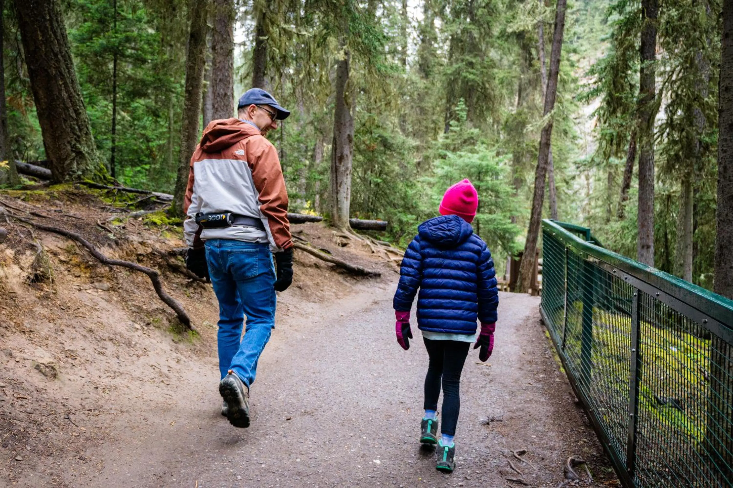 Hiking in Johnston Canyon Lodge & Bungalows