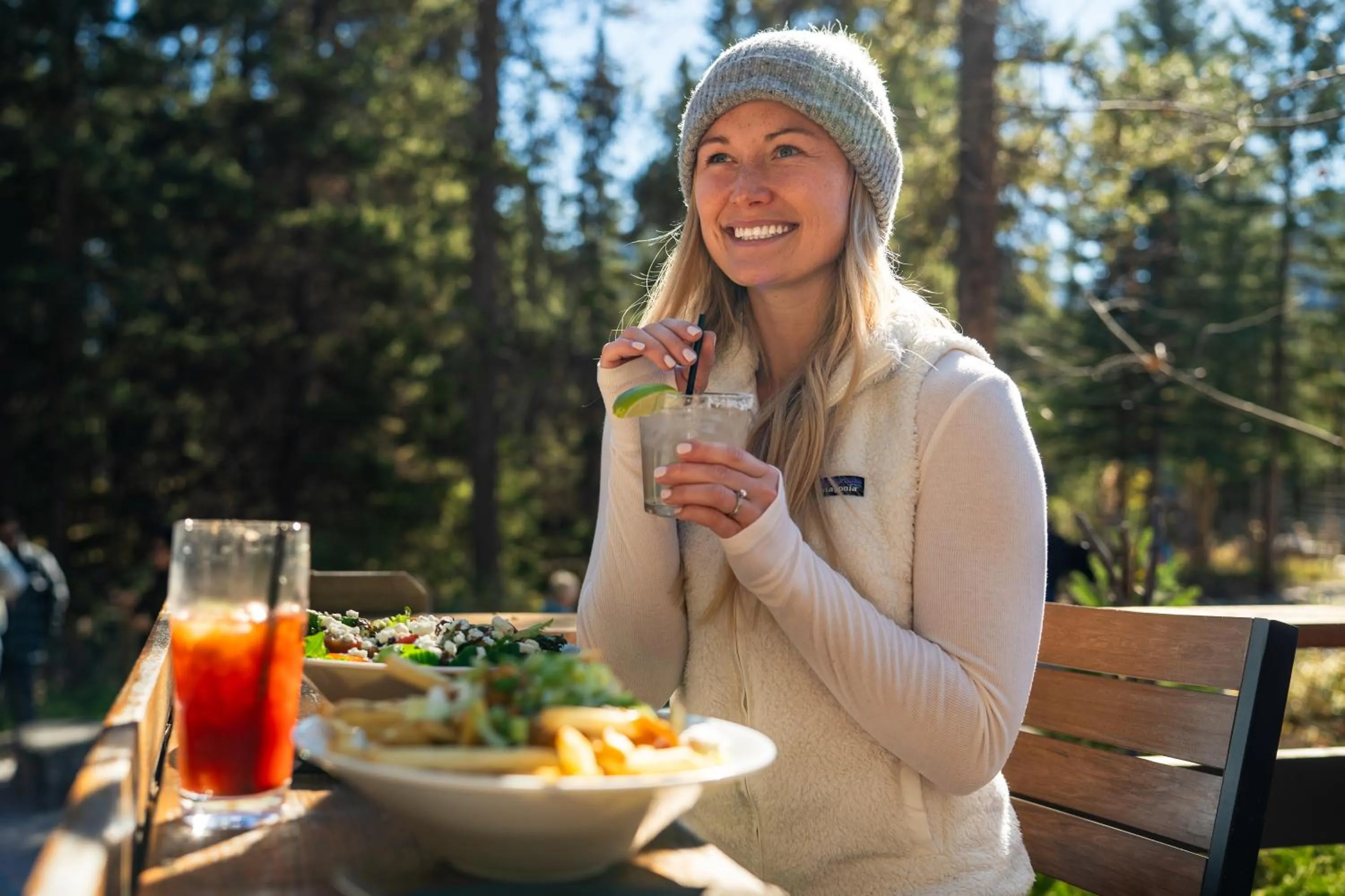 Restaurant/places to eat in Johnston Canyon Lodge & Bungalows