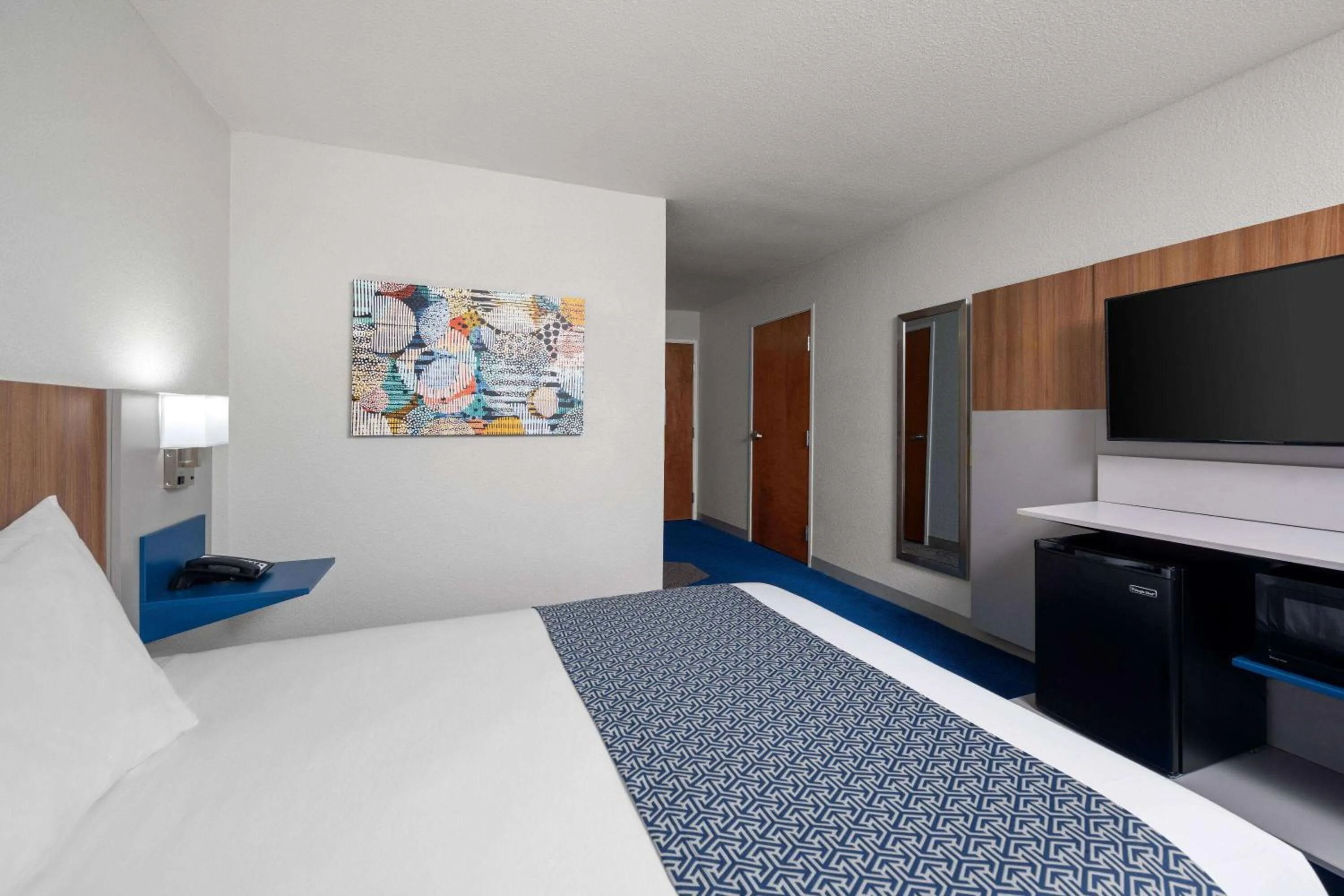 Photo of the whole room, Bed in Microtel Inn & Suites by Wyndham of Houma