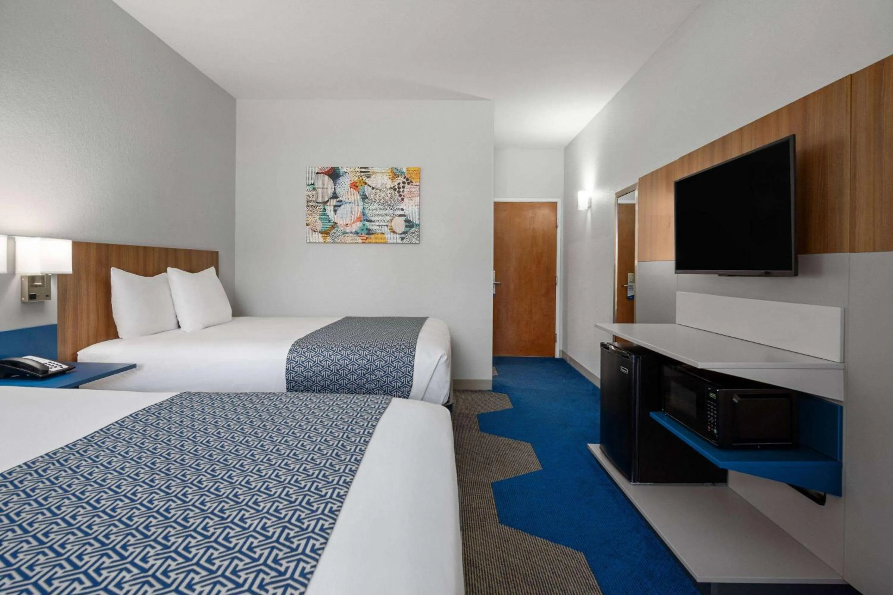 Photo of the whole room, Bed in Microtel Inn & Suites by Wyndham of Houma