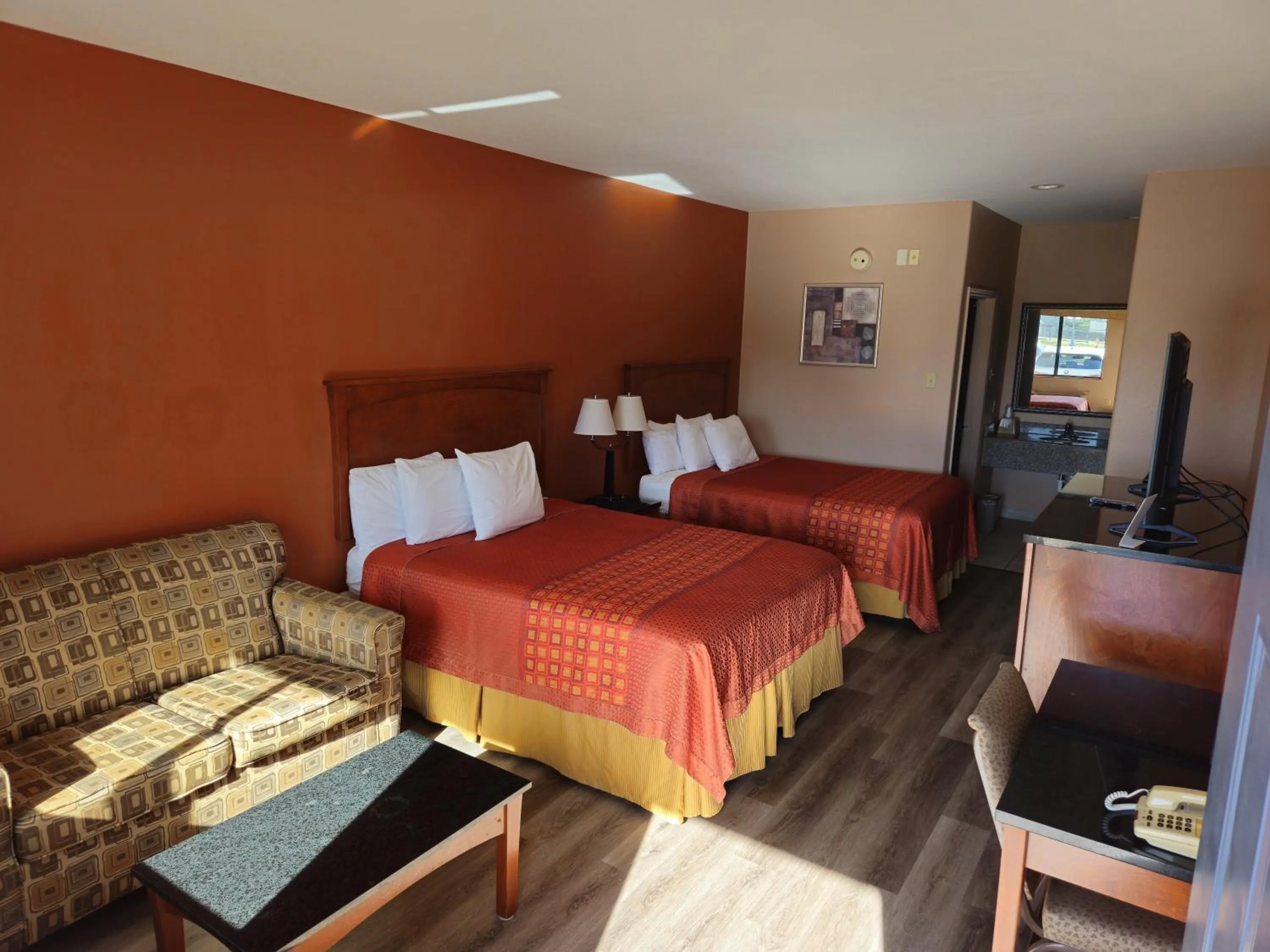 Bedroom, Bed in Budgetel Inn and Suites