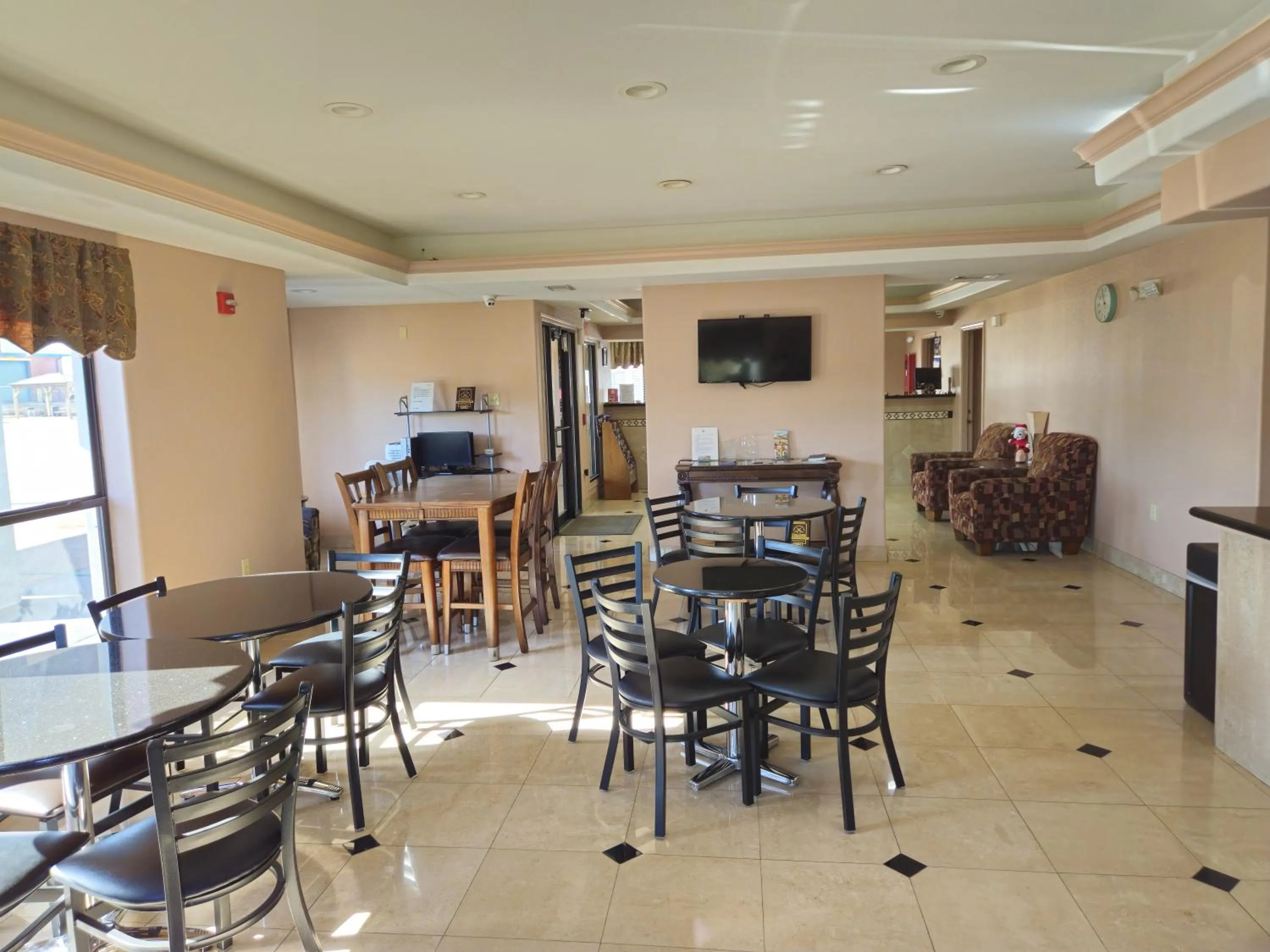 Breakfast in Budgetel Inn and Suites