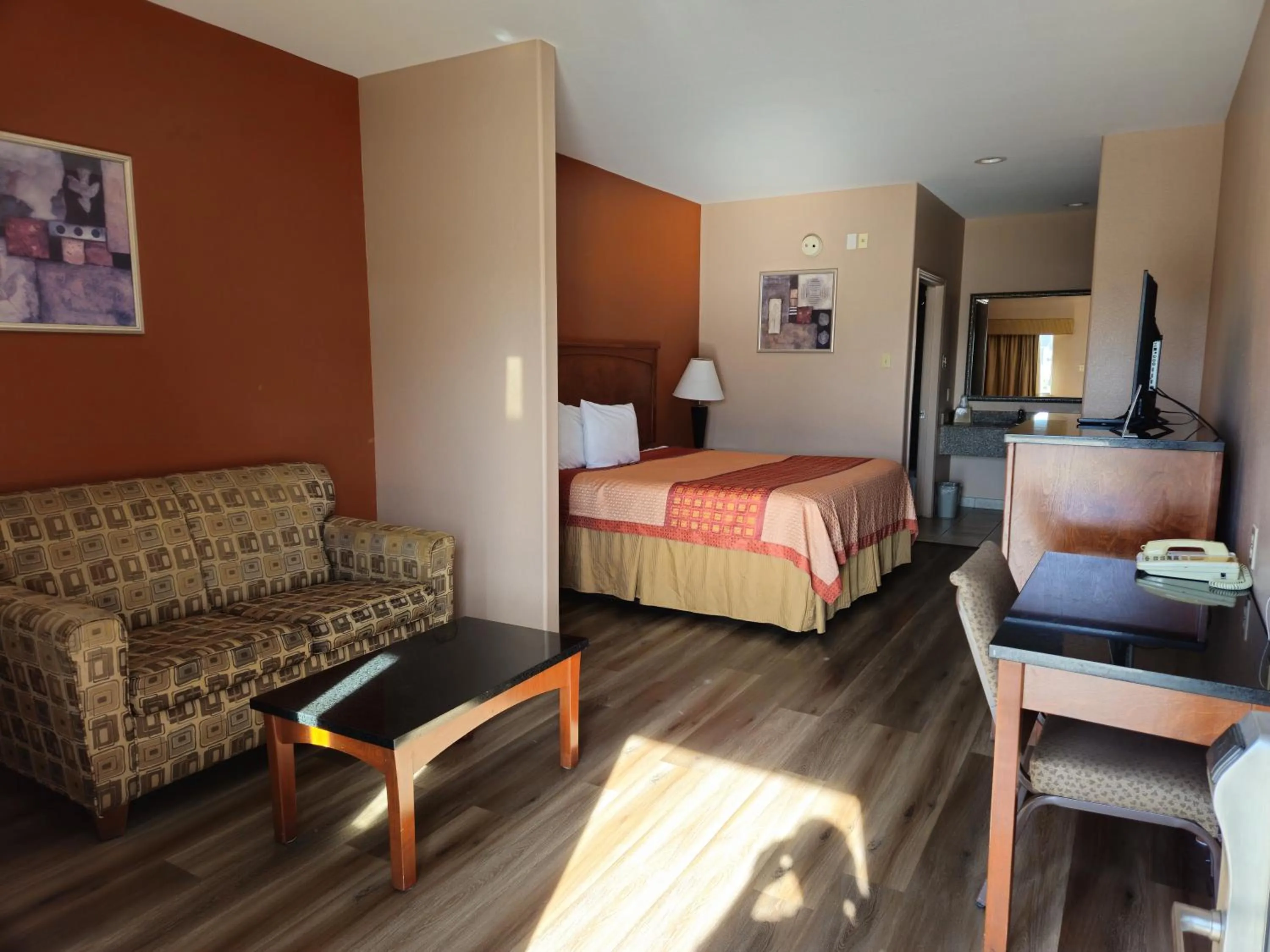 Bedroom, Bed in Budgetel Inn and Suites