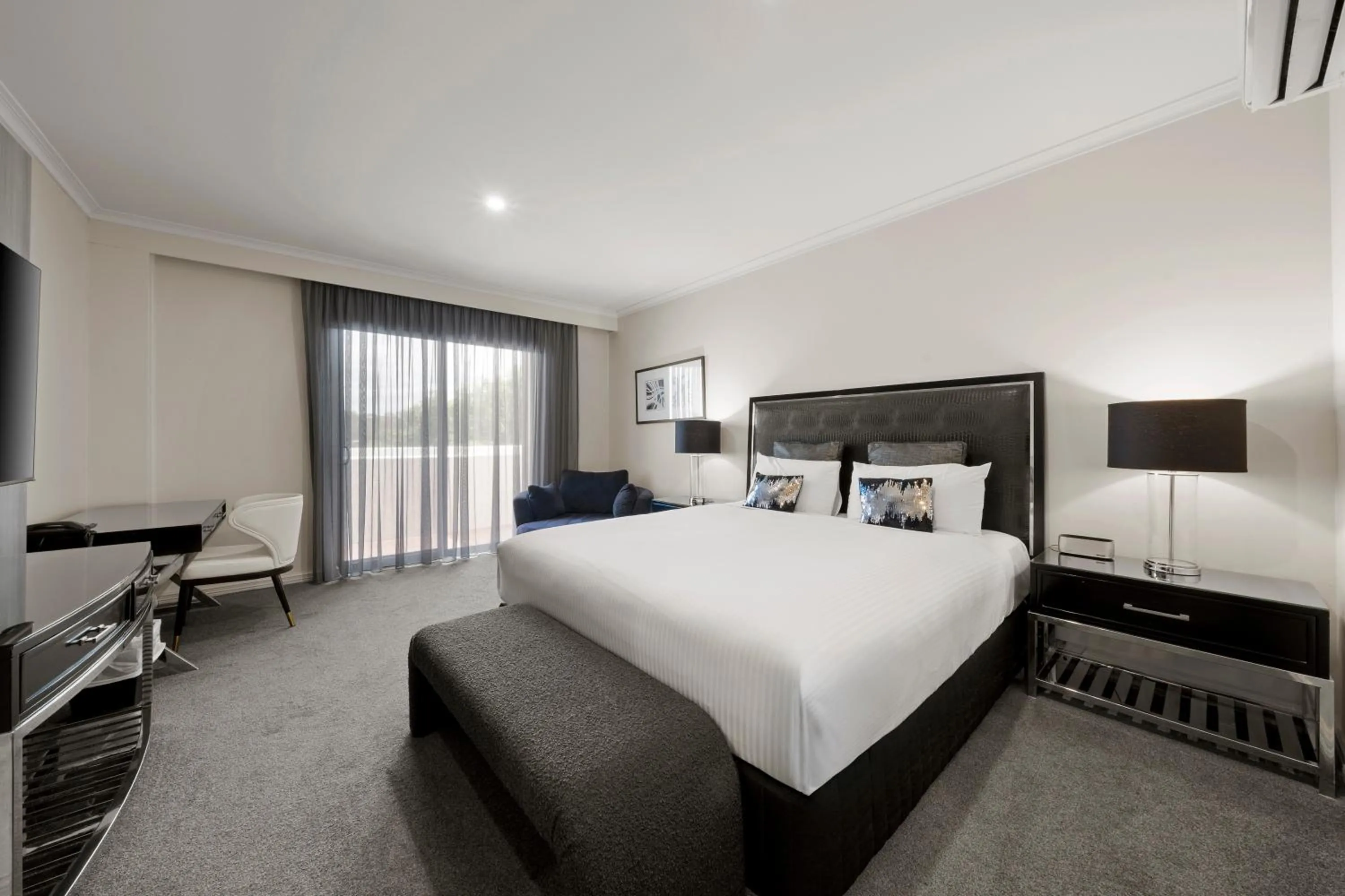 Bedroom, Bed in The Carrington Hotel