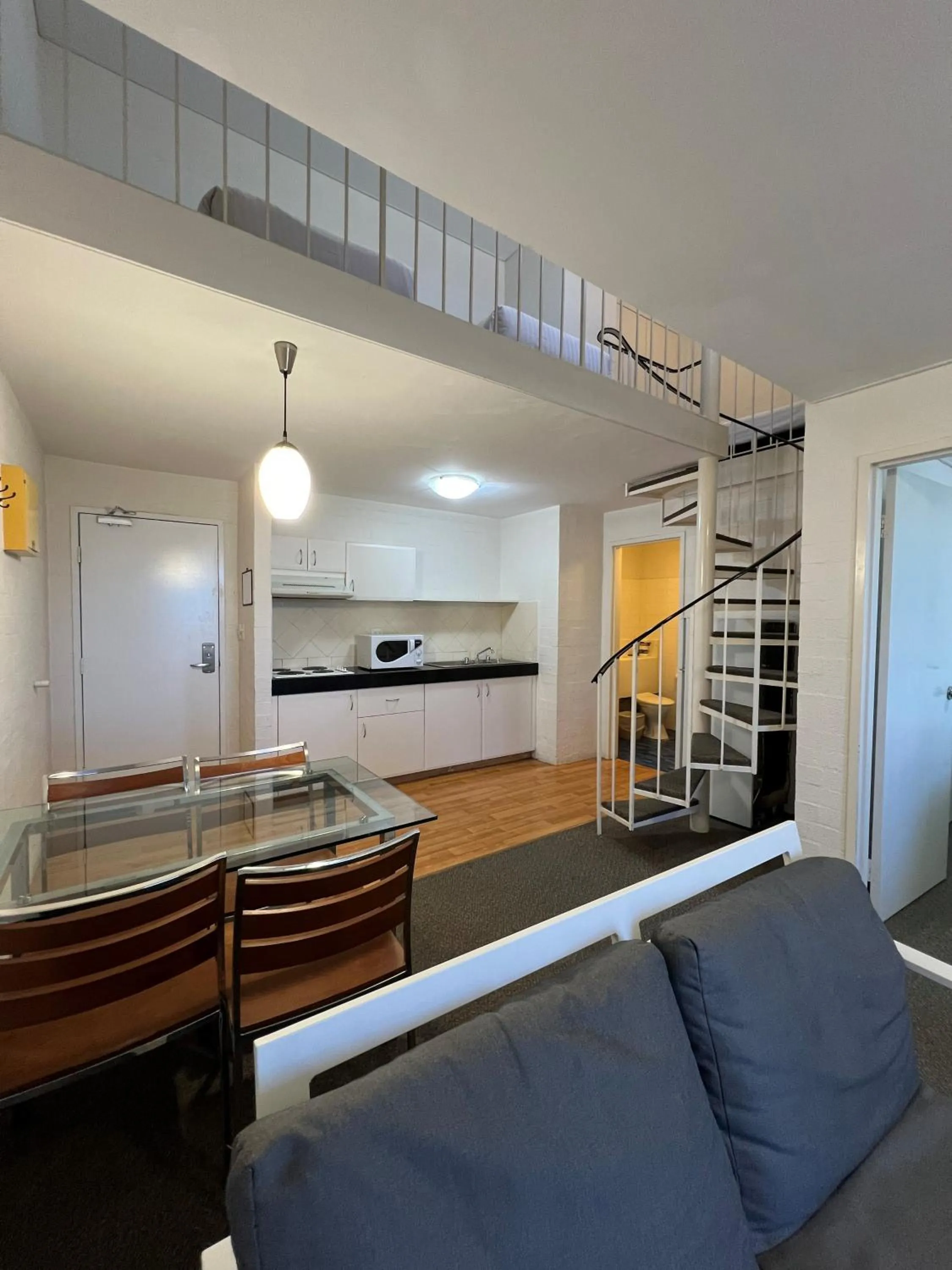 Kitchen or kitchenette in Atrium Hotel Mandurah