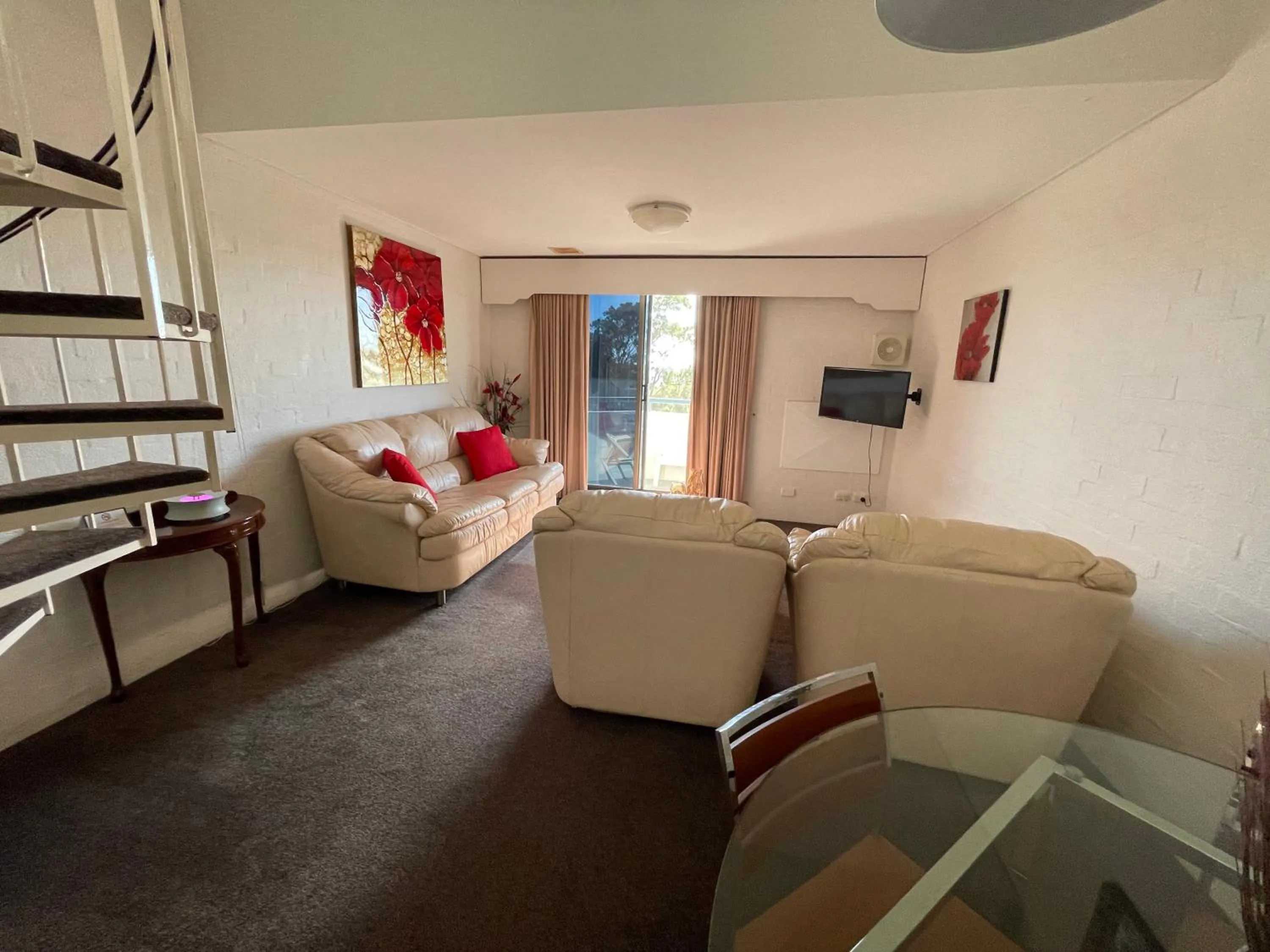 Living room in Atrium Hotel Mandurah