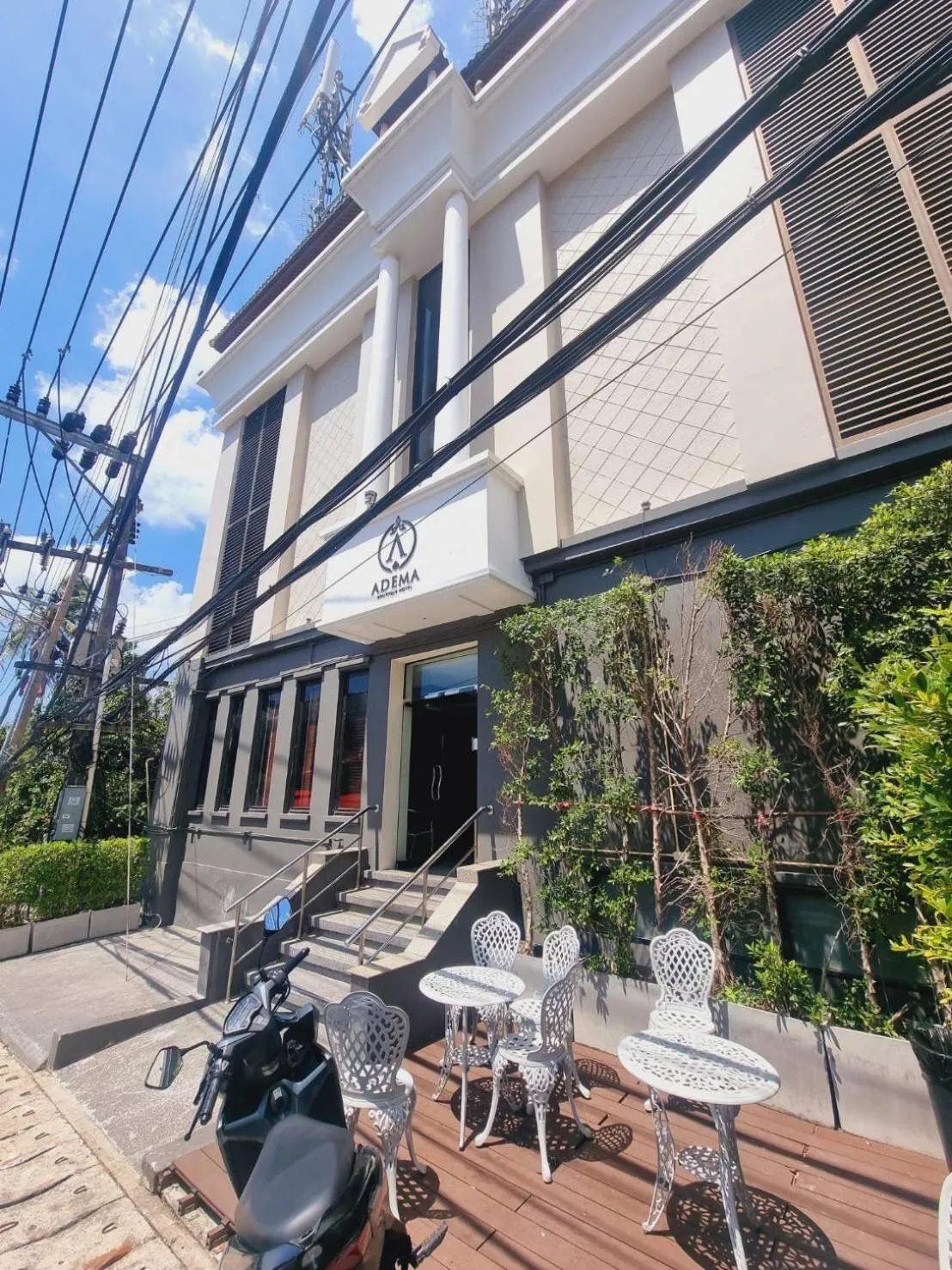 Property building in Adema Boutique Karon