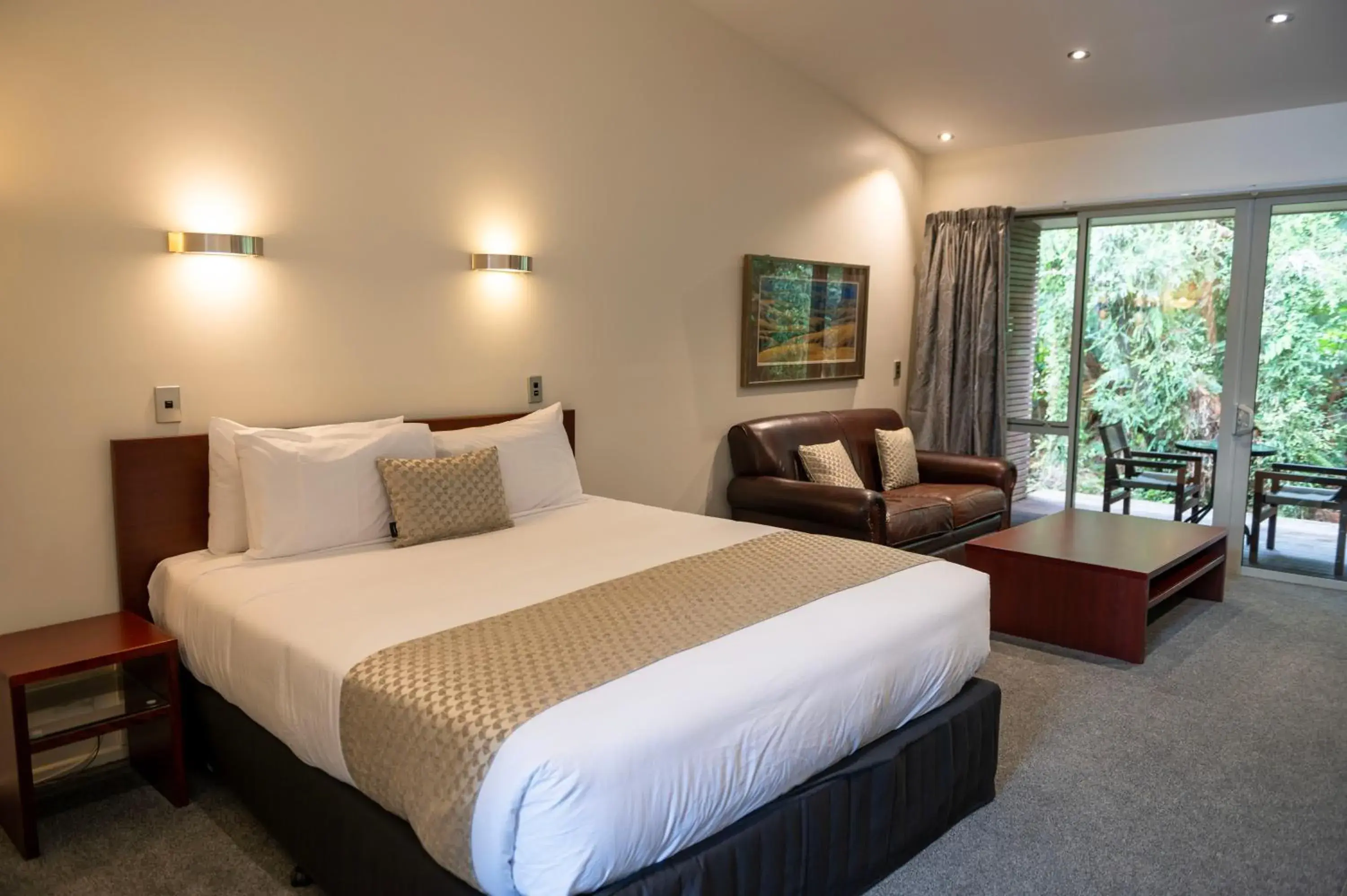 Executive Studio in Punga Grove Executive Studio in Punga Grove