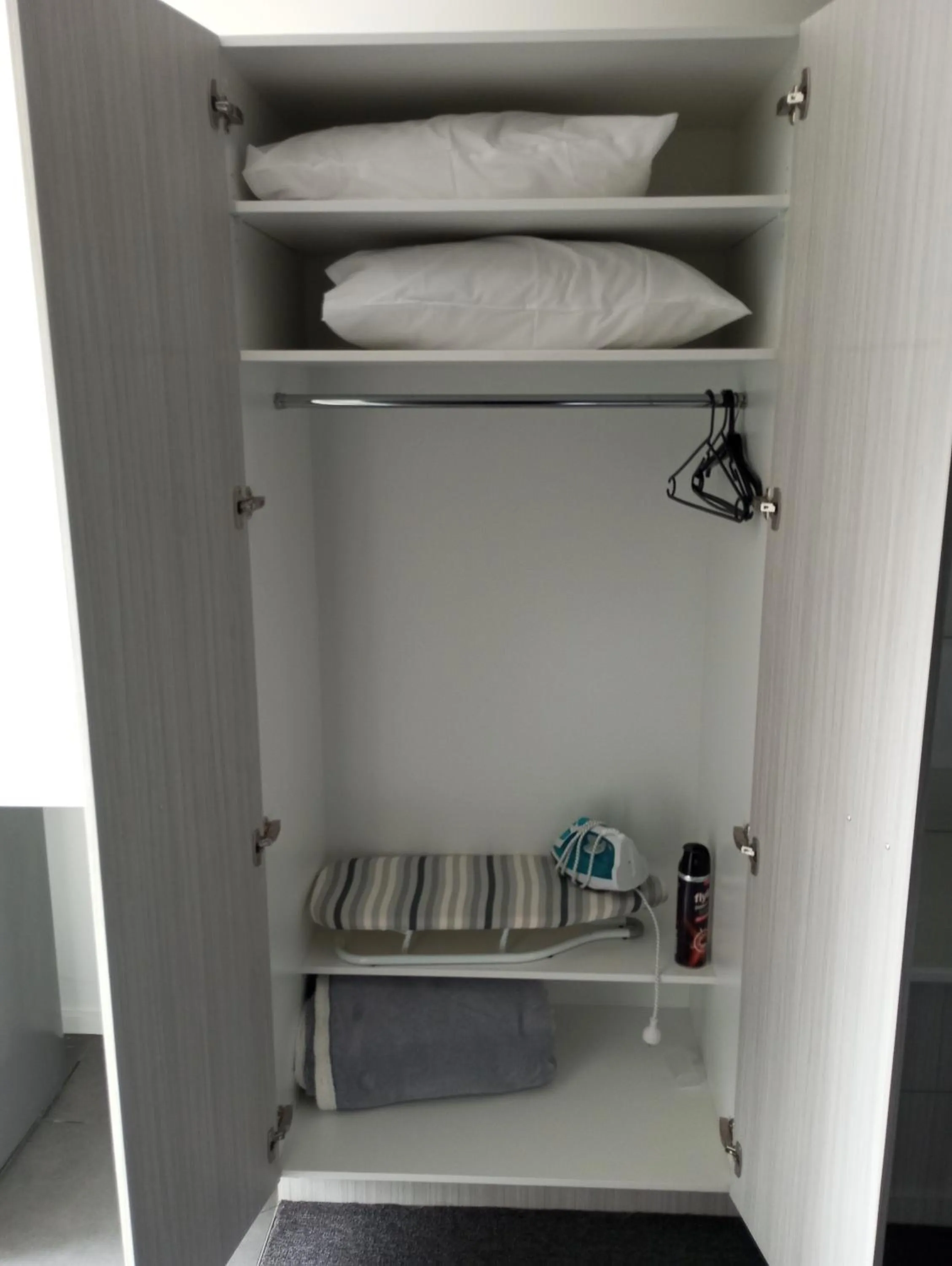 Big Valley Lakeside Paradise Motor Inn