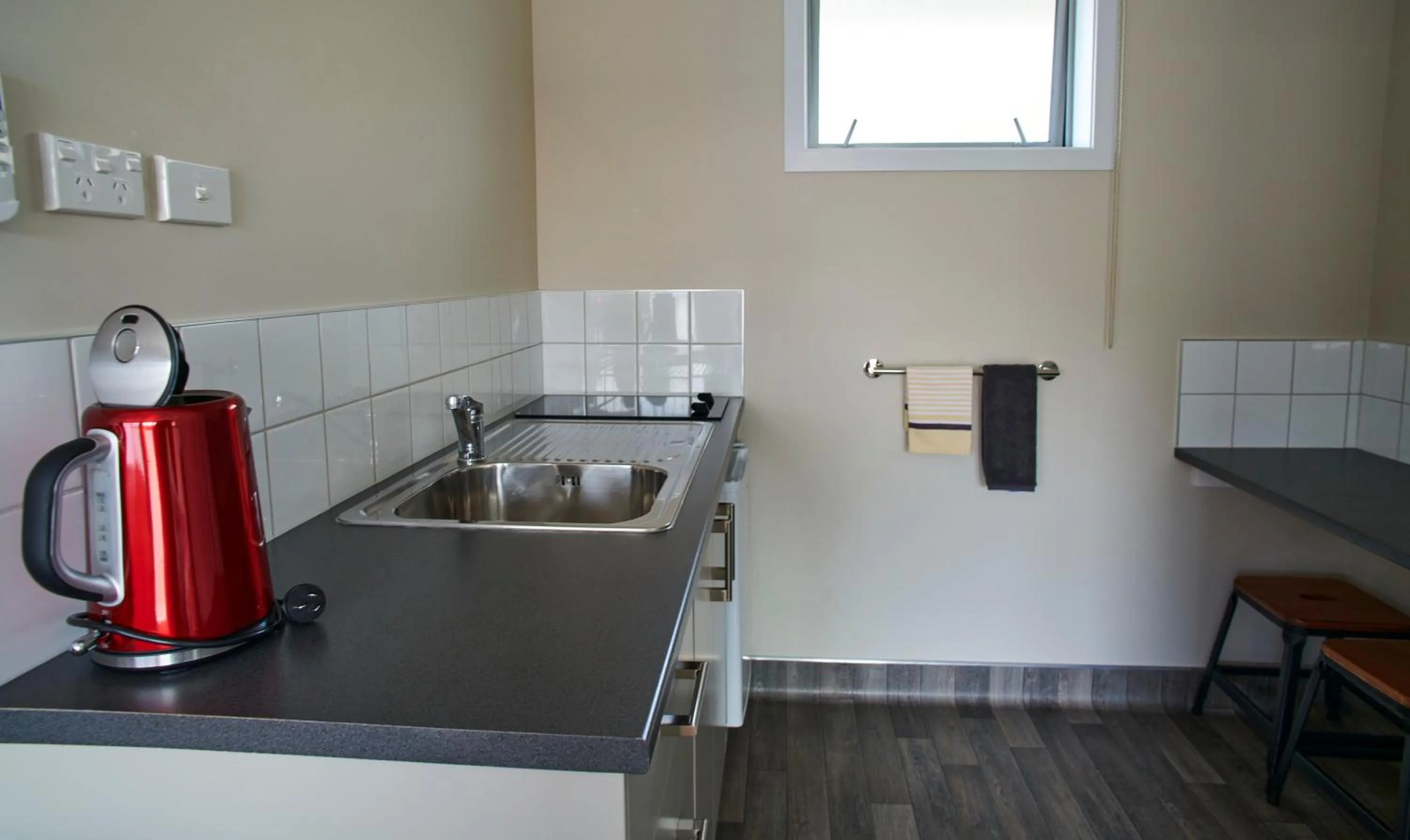 Kitchen or kitchenette in Aachen Place Motel